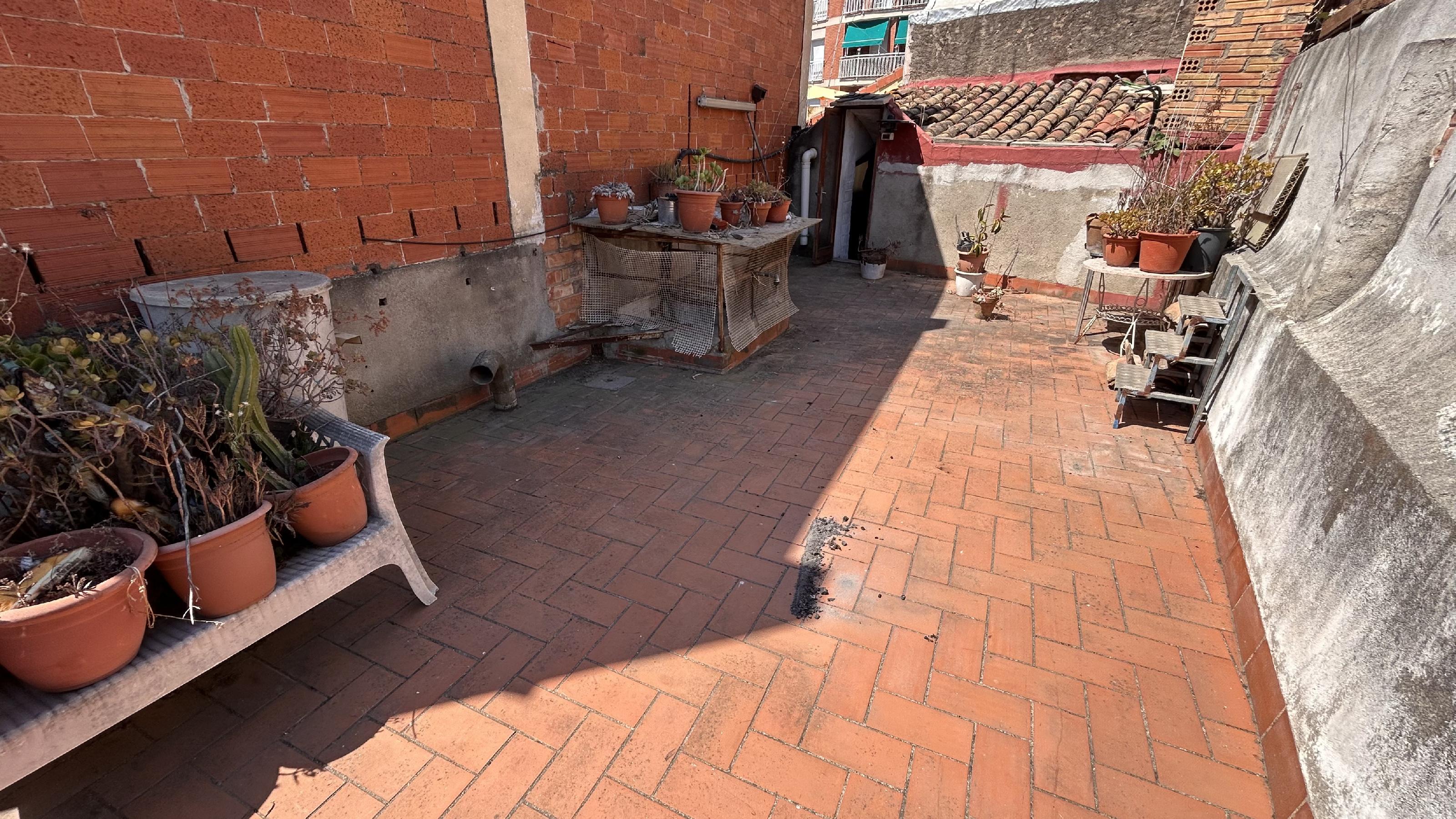 Imagen 23 Casa Adosada en venta en Molins De Rei / En pleno centro de Molins de Rei. Junto al ayunta...