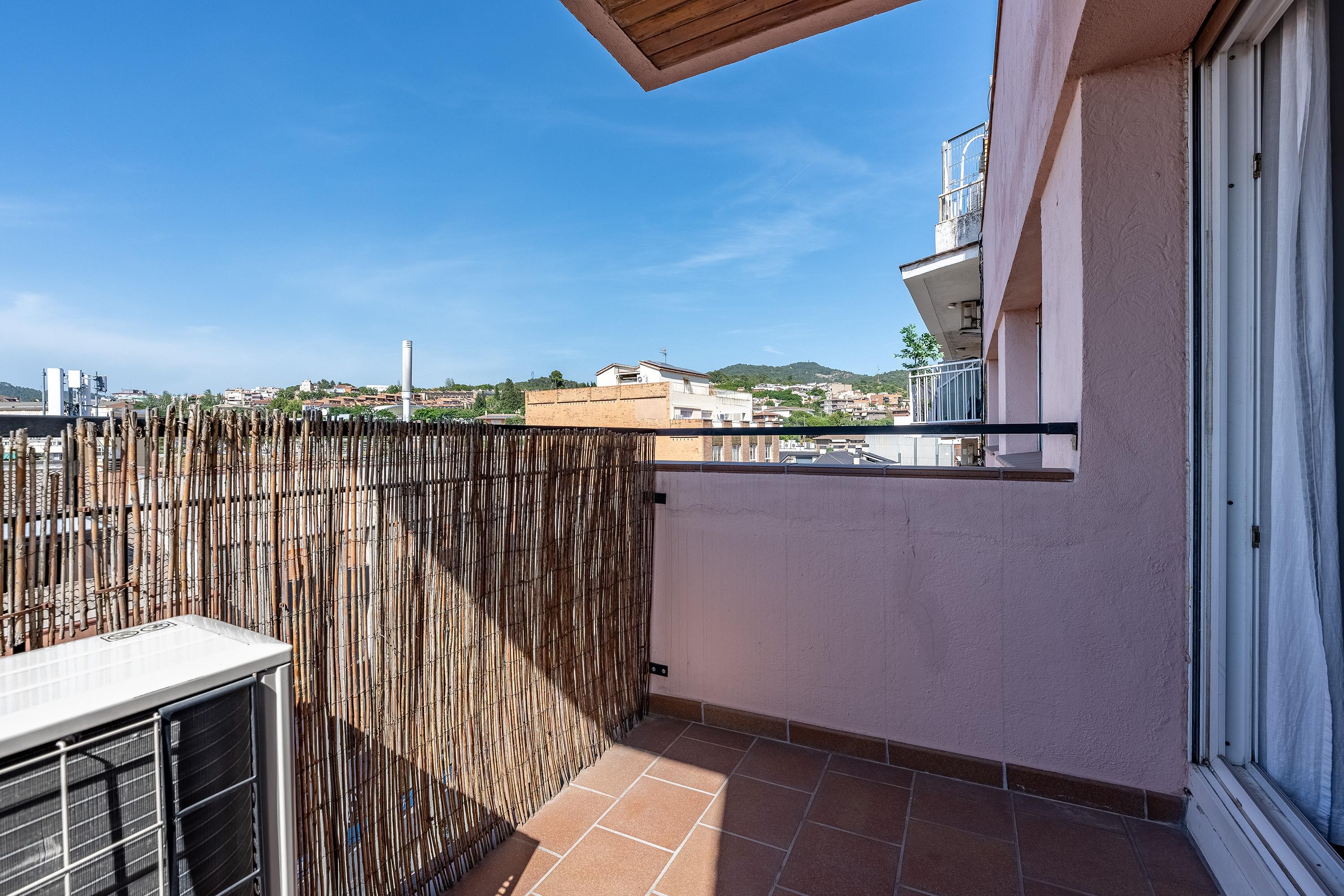 Imagen 10 Piso en venta en Molins De Rei / Próximo a la plaza de la Cruz 
