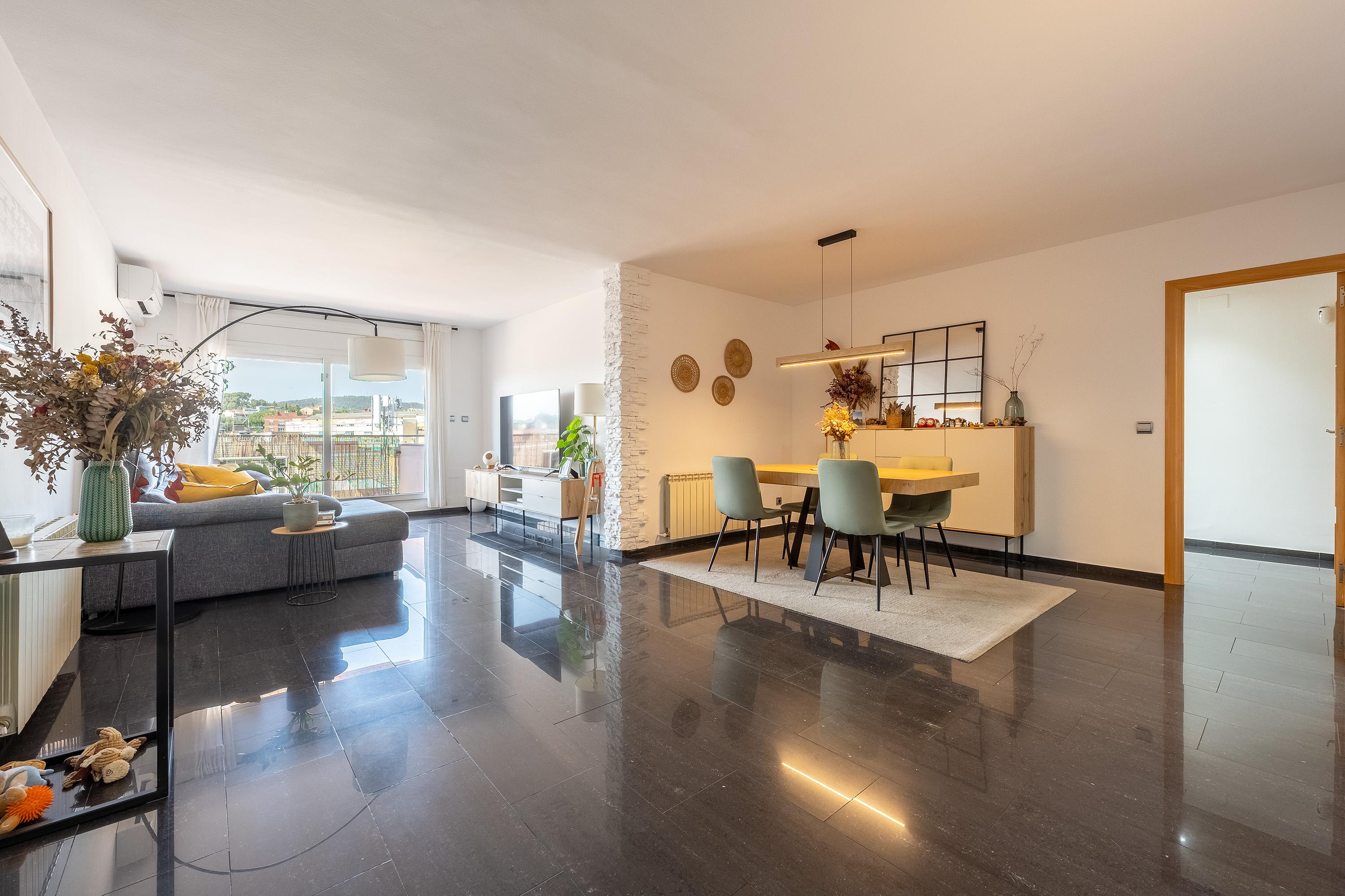 Imagen 37 Piso en venta en Molins De Rei / Próximo a la plaza de la Cruz 