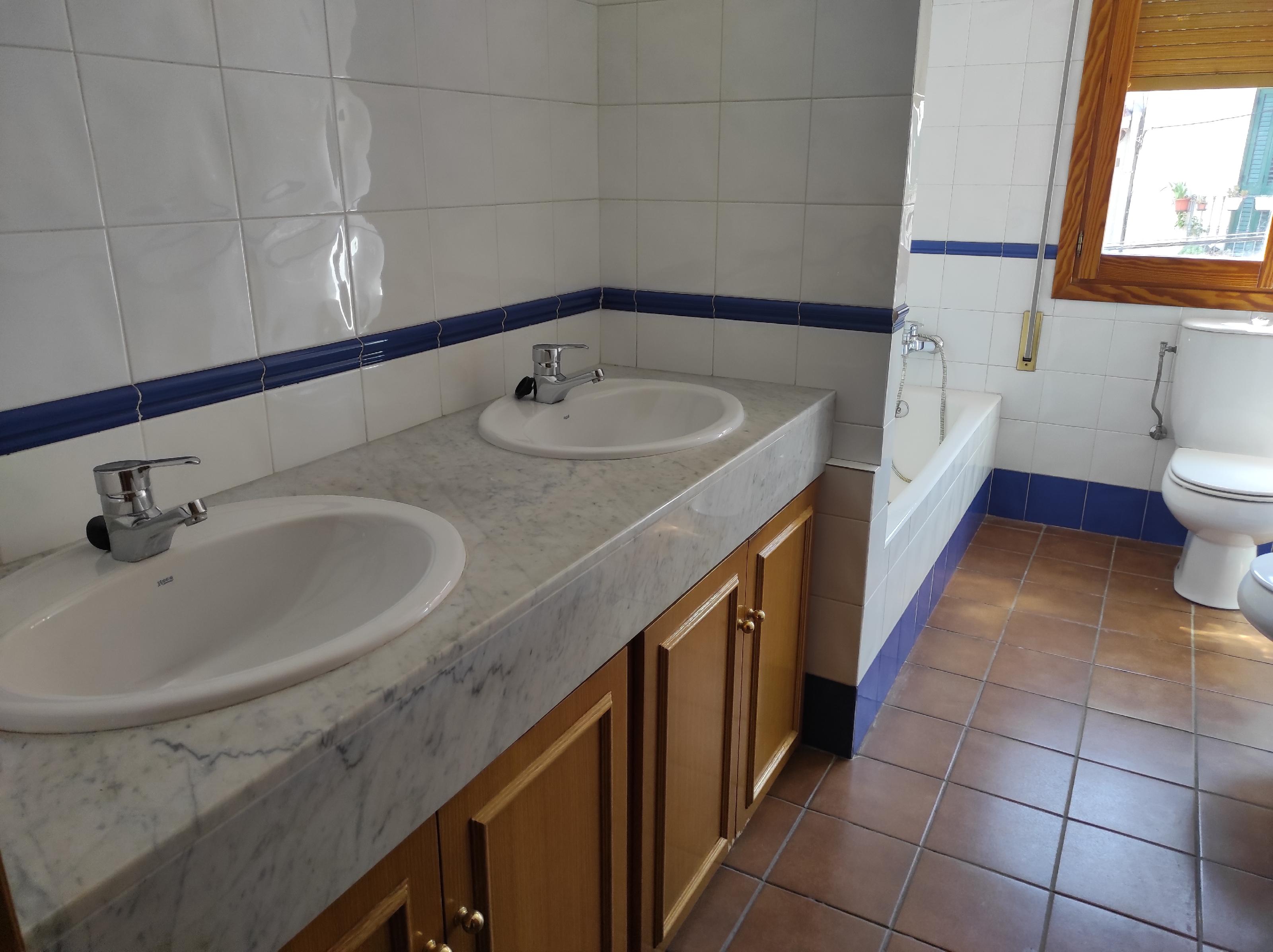 Imagen 26 Casa Aislada en alquiler en Esplugues De Llobregat / Junto hospital Sant Joan De Deu