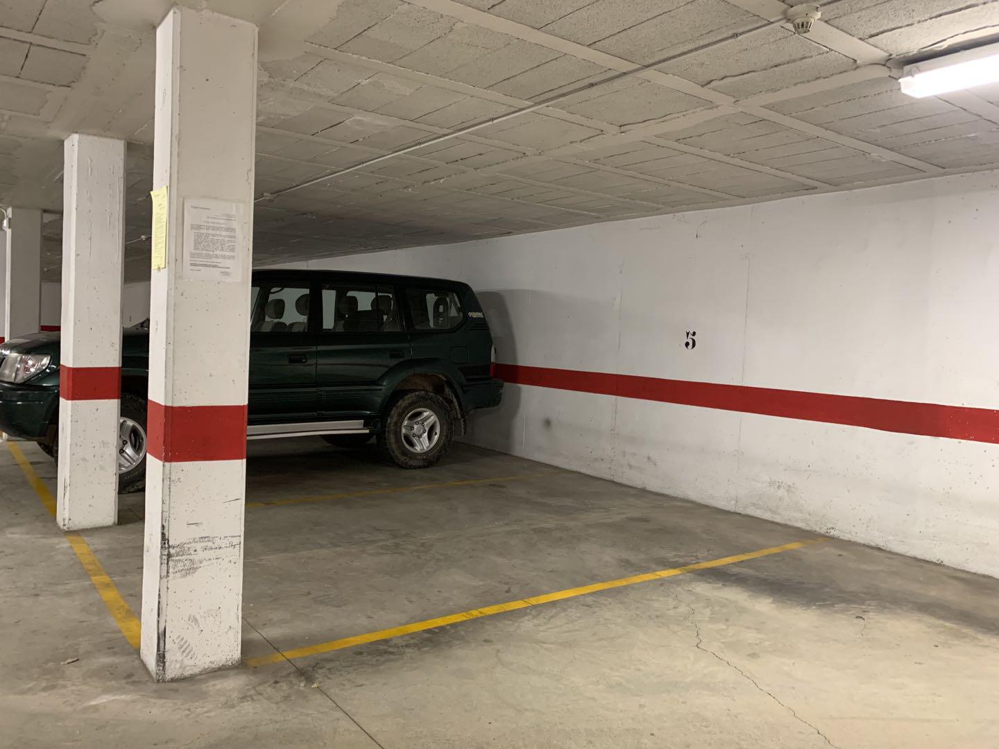 Imagen 2 Parking Coche en venta en Sant Just Desvern / Cerca hotel nh y ronda de direccion barcelona