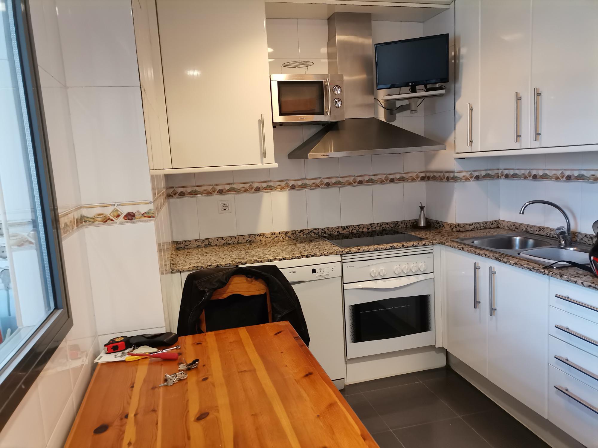 Imagen 4 Dúplex en alquiler en Esplugues De Llobregat / Centro junto jardines de Can Tinture y Laur...