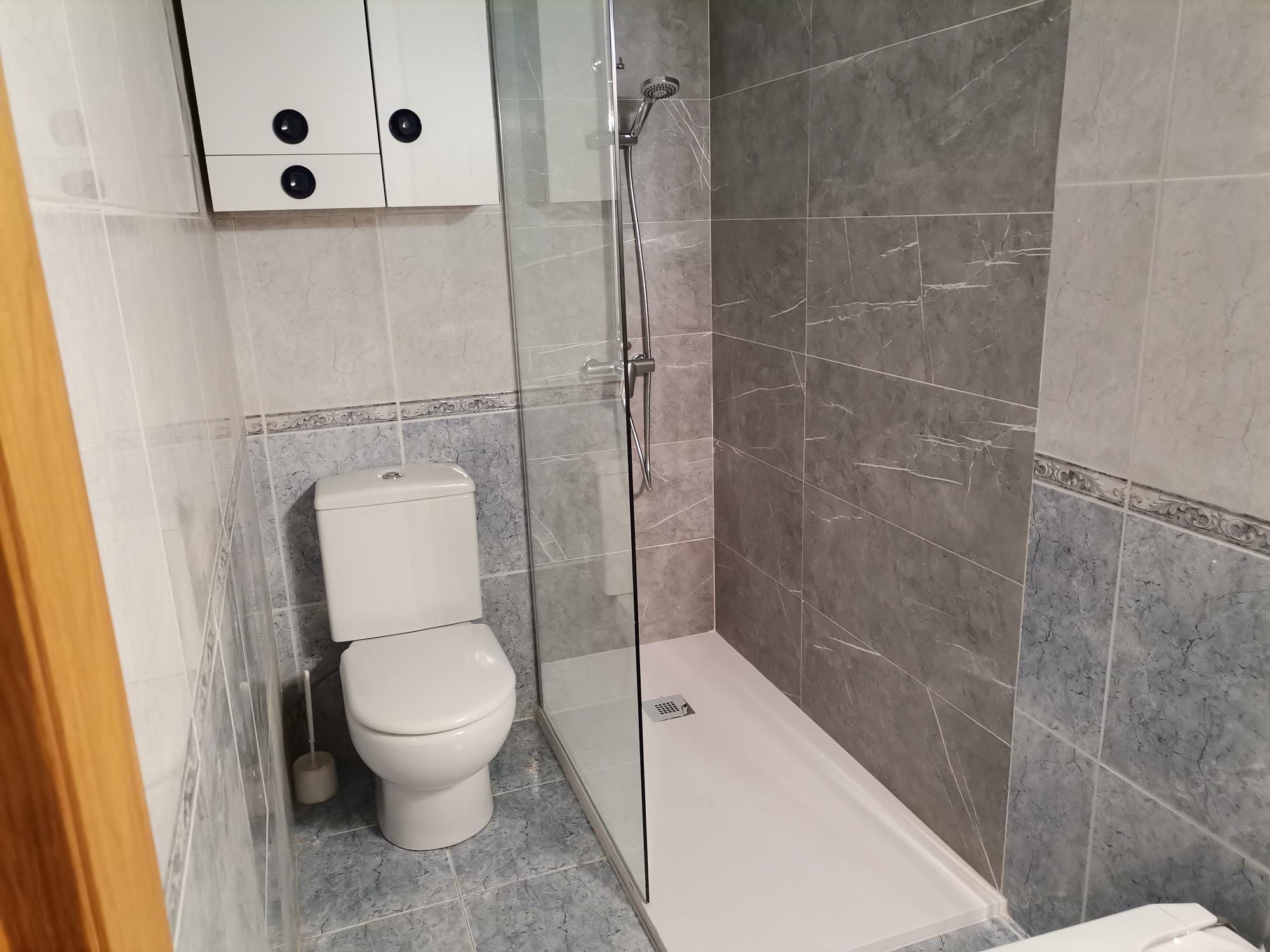 Imagen 21 Dúplex en alquiler en Esplugues De Llobregat / Centro junto jardines de Can Tinture y Laur...