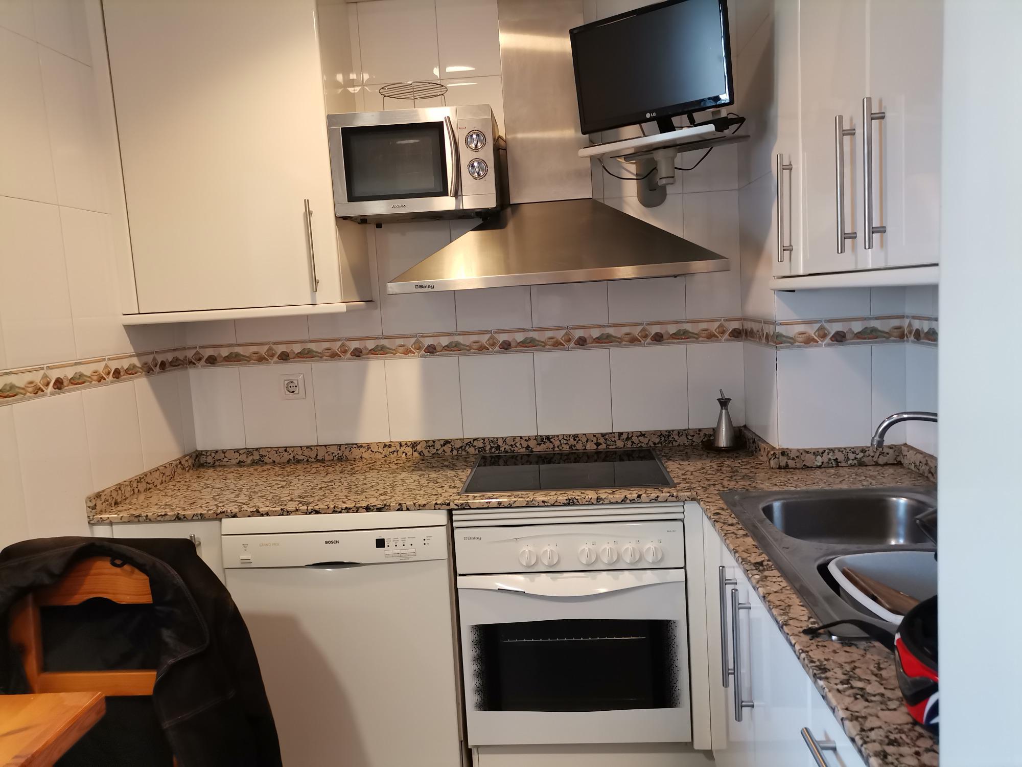 Imagen 17 Dúplex en alquiler en Esplugues De Llobregat / Centro junto jardines de Can Tinture y Laur...