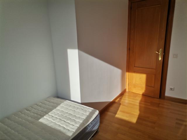 Imagen 24 Inmueble 273049 - Dúplex en alquiler en Esplugues De Llobregat / Centro junto jardines de Can Tinture y Laur...