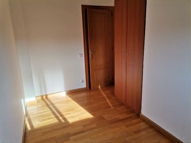 Imagen 29 Inmueble 273049 - Dúplex en alquiler en Esplugues De Llobregat / Centro junto jardines de Can Tinture y Laur...