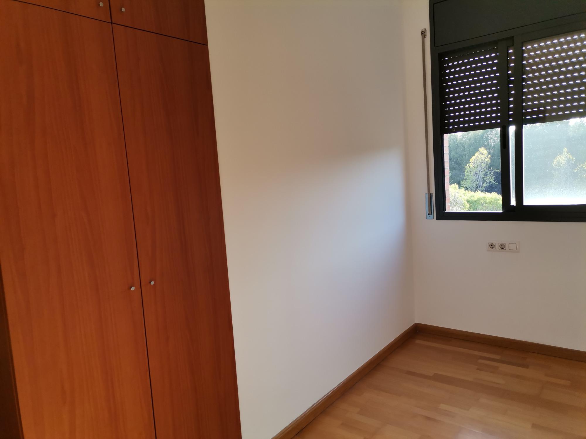 Imagen 30 Dúplex en alquiler en Esplugues De Llobregat / Centro junto jardines de Can Tinture y Laur...