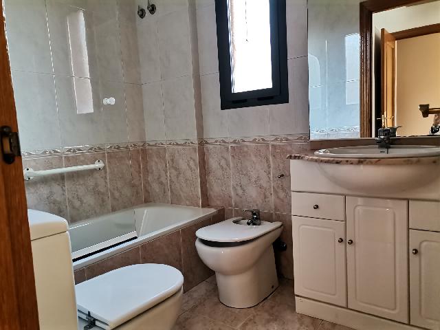 Imagen 31 Inmueble 273049 - Dúplex en alquiler en Esplugues De Llobregat / Centro junto jardines de Can Tinture y Laur...