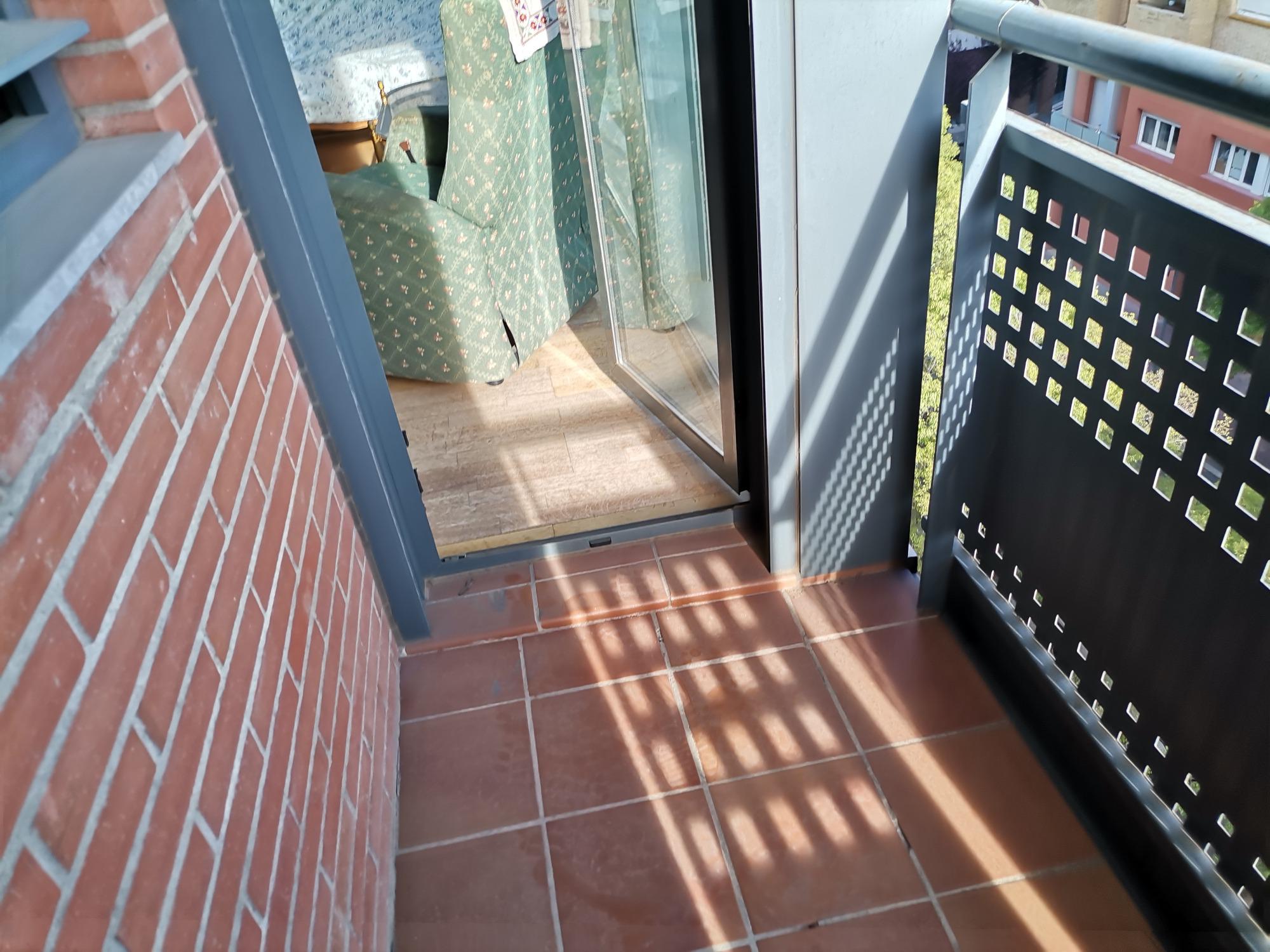 Imagen 14 Dúplex en alquiler en Esplugues De Llobregat / Centro junto jardines de Can Tinture y Laur...