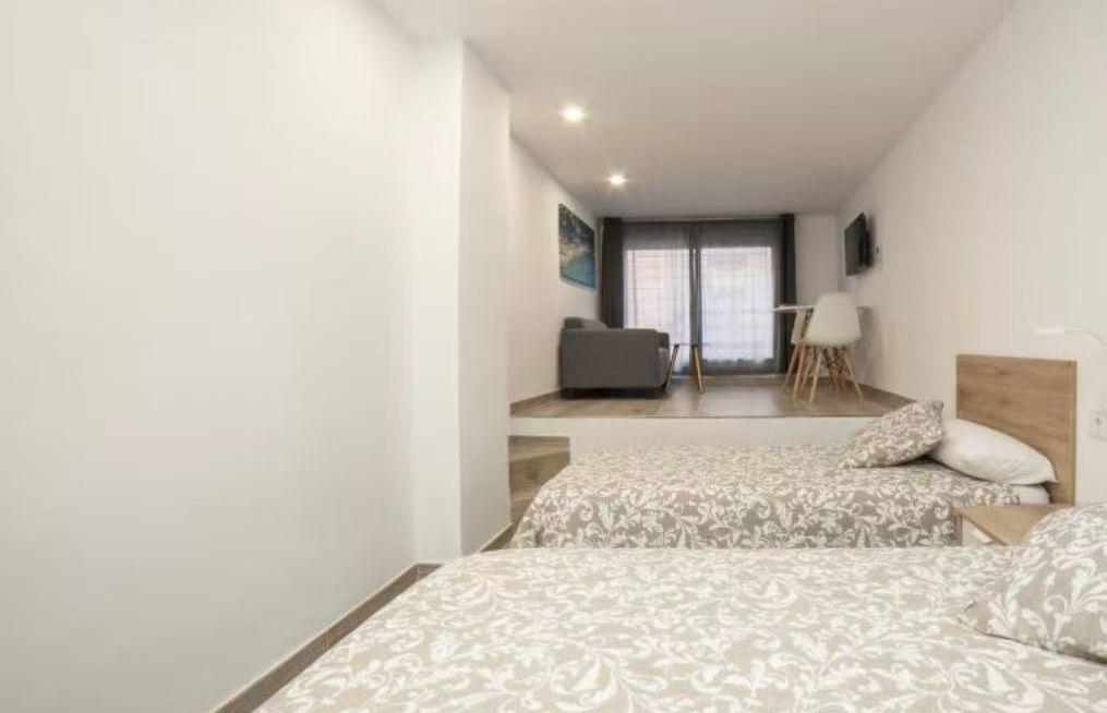 Imagen 2 Dúplex en venta en Hospitalet De Llobregat L´ / Junto Instituto Margarida Xirgu y carrer...