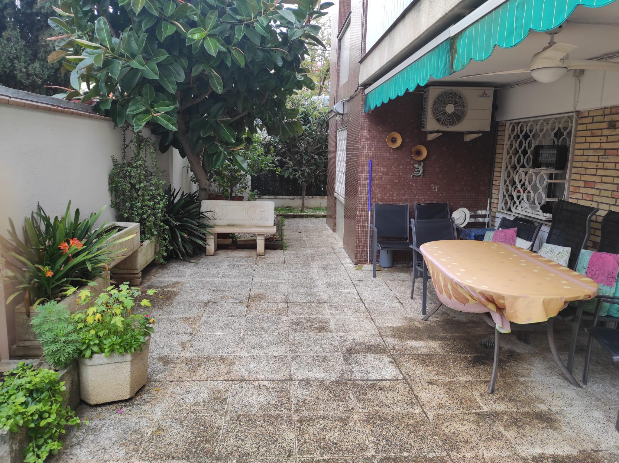 Imagen 1 Planta Baja en venta en Esplugues De Llobregat / Cap Lluis Millet y clinica Nostra Senyora...