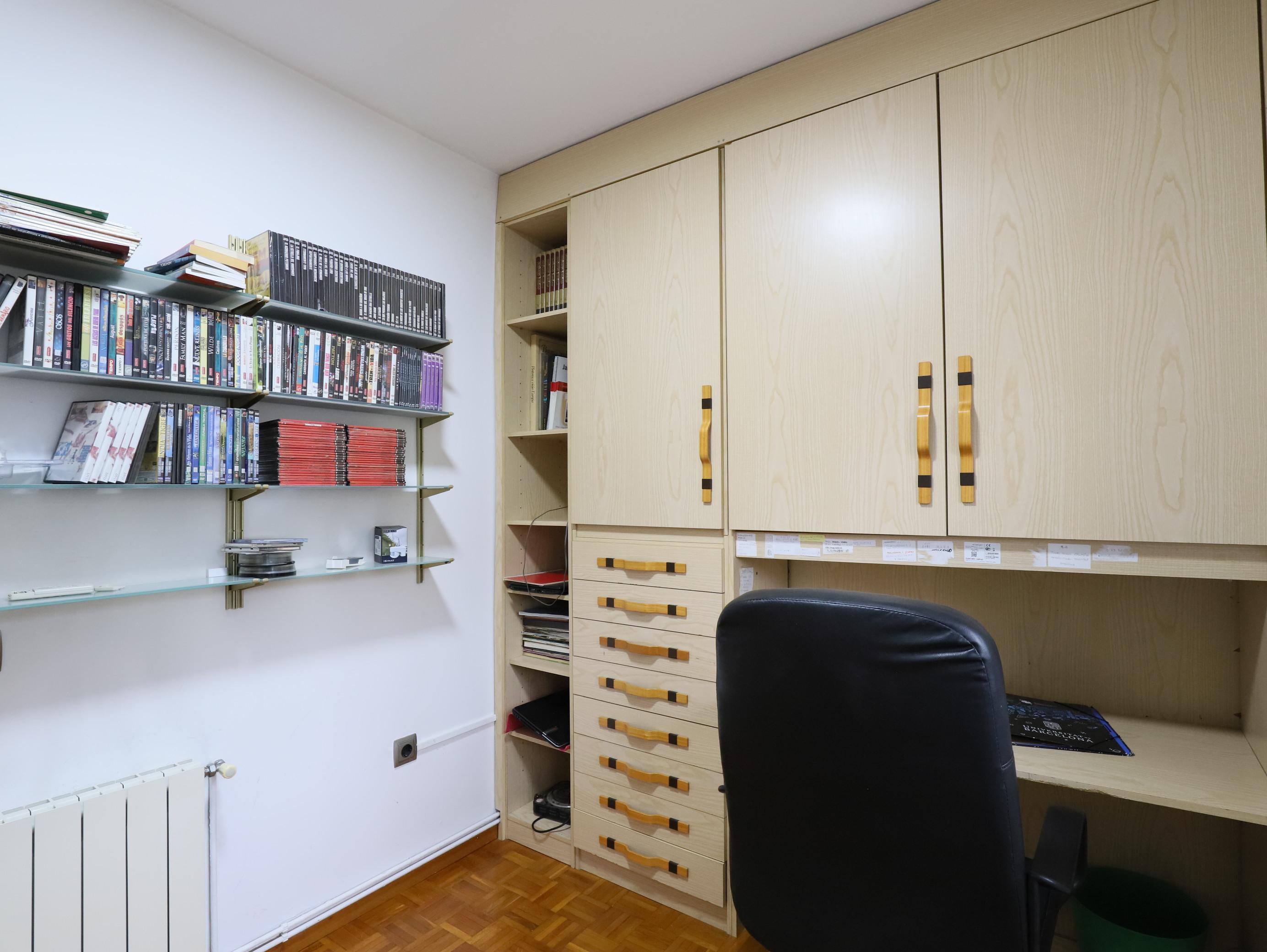Imagen 39 Planta Baja en venta en Esplugues De Llobregat / Cap Lluis Millet y clinica Nostra Senyora...