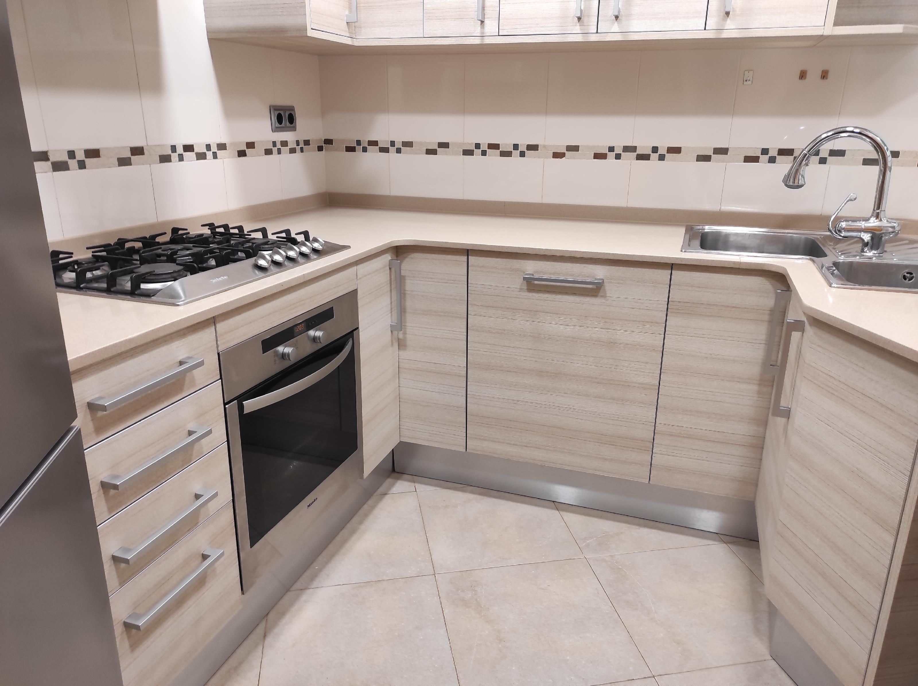 Imagen 2 Piso en venta en Esplugues De Llobregat / Avda Cornella junto Caprabo