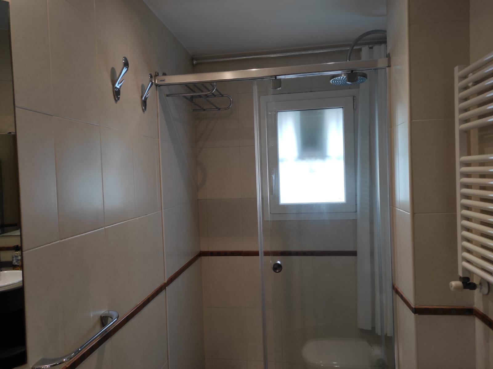 Imagen 22 Piso en venta en Esplugues De Llobregat / Avda Cornella junto Caprabo