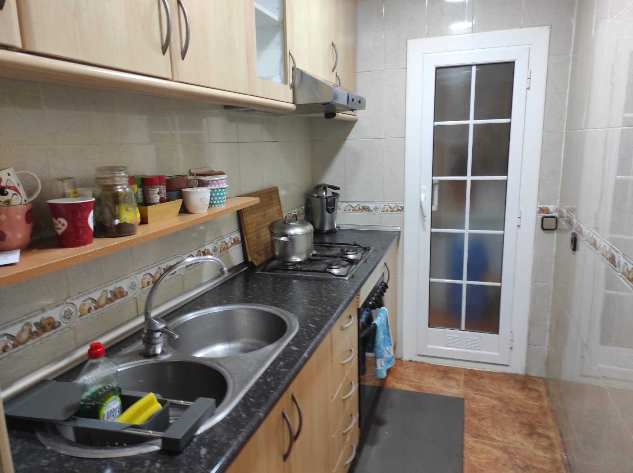 Imagen 2 Piso en venta en Esplugues De Llobregat / Junto plaza de Sant Lluis De Gonzaga, cerca Merc...