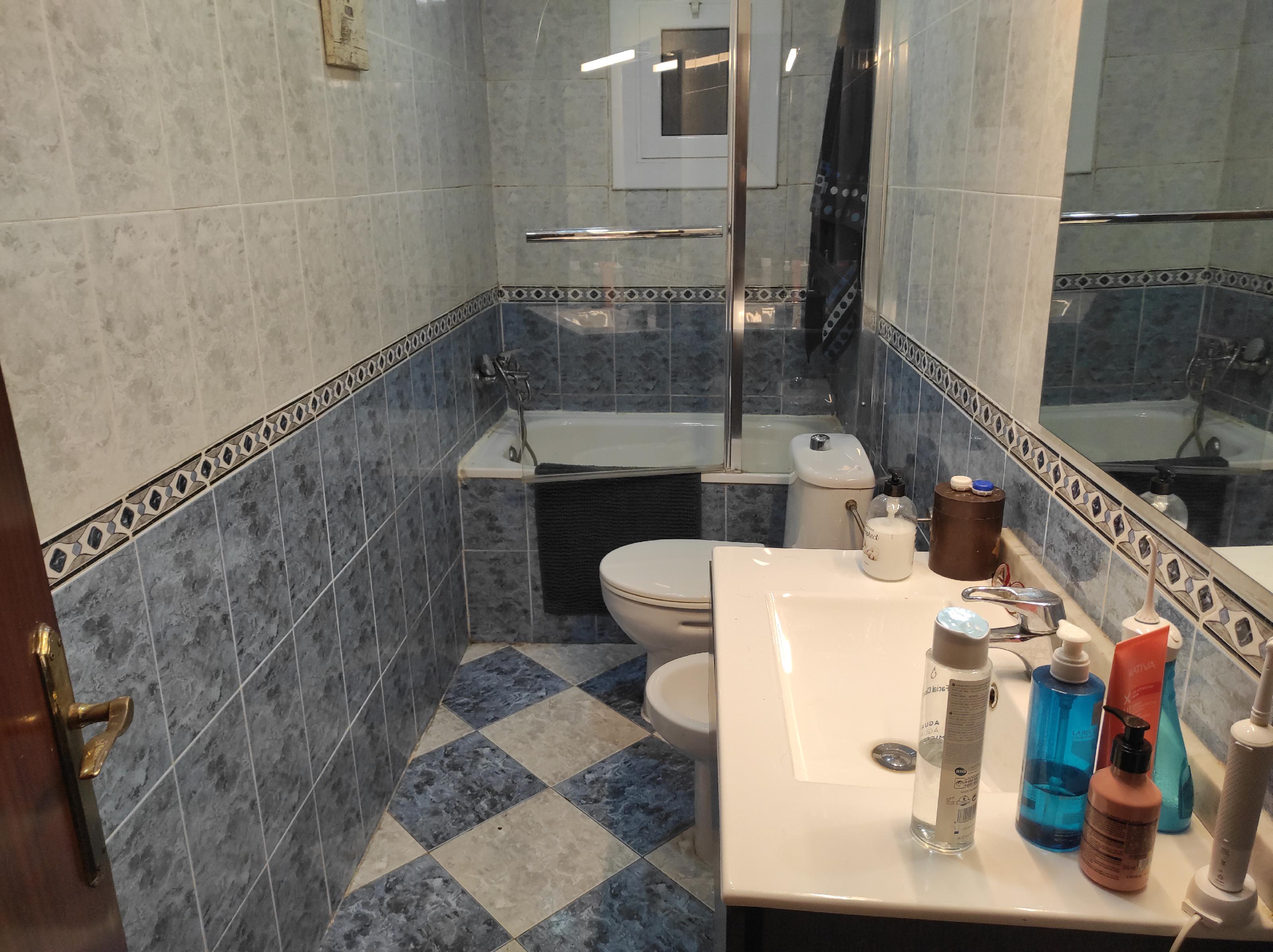 Imagen 24 Piso en venta en Esplugues De Llobregat / Junto plaza de Sant Lluis De Gonzaga, cerca Merc...