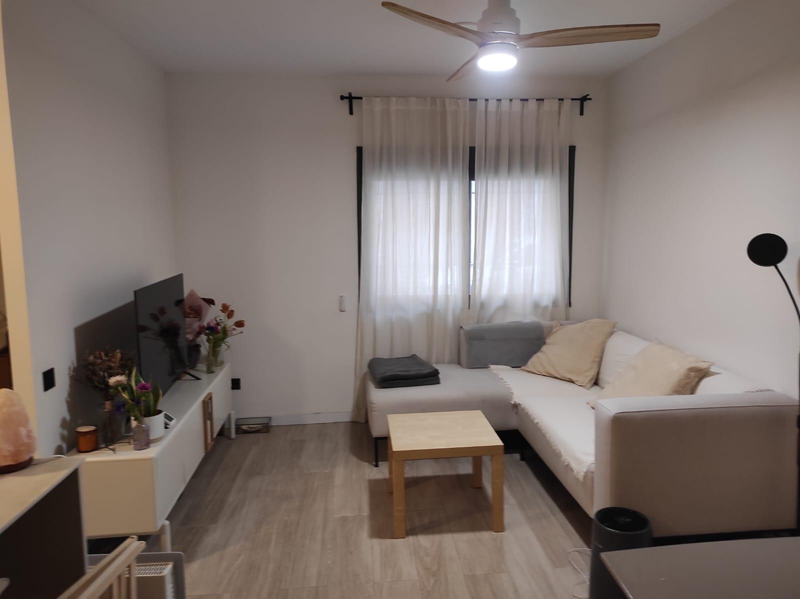 Imagen 3 Planta Baja en venta en Cornellà De Llobregat / Junto plaça de Lluis Marsans y calle Miranda 