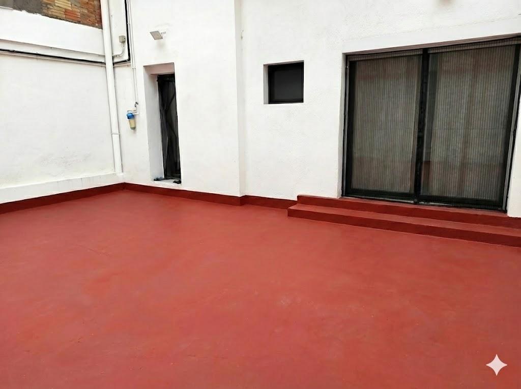 Imagen 2 Planta Baja en venta en Cornellà De Llobregat / Junto plaça de Lluis Marsans y calle Miranda 