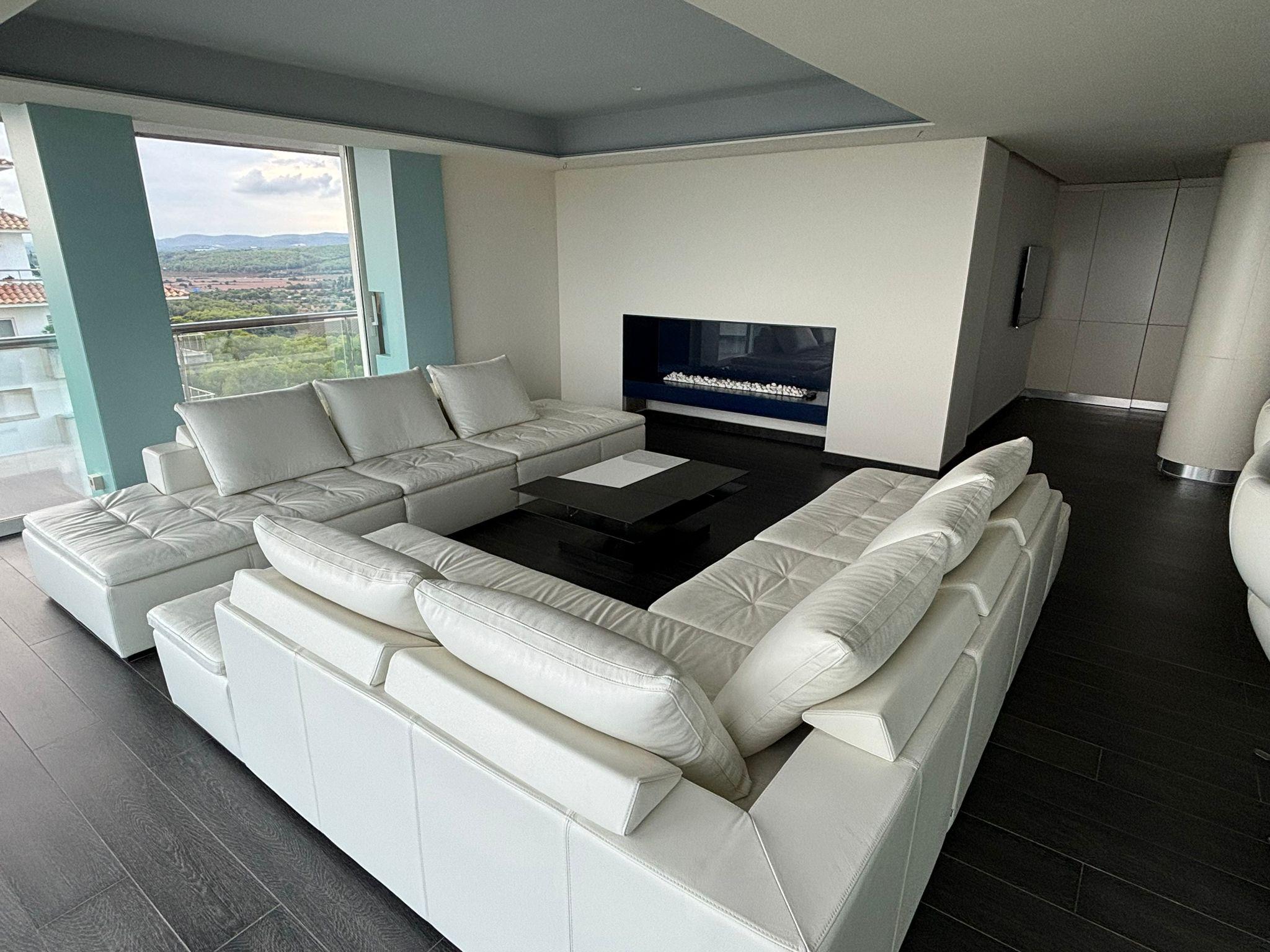 Imagen 6 Piso en venta en Sitges / Bien comunicado,vistas de una gran belleza y agradables