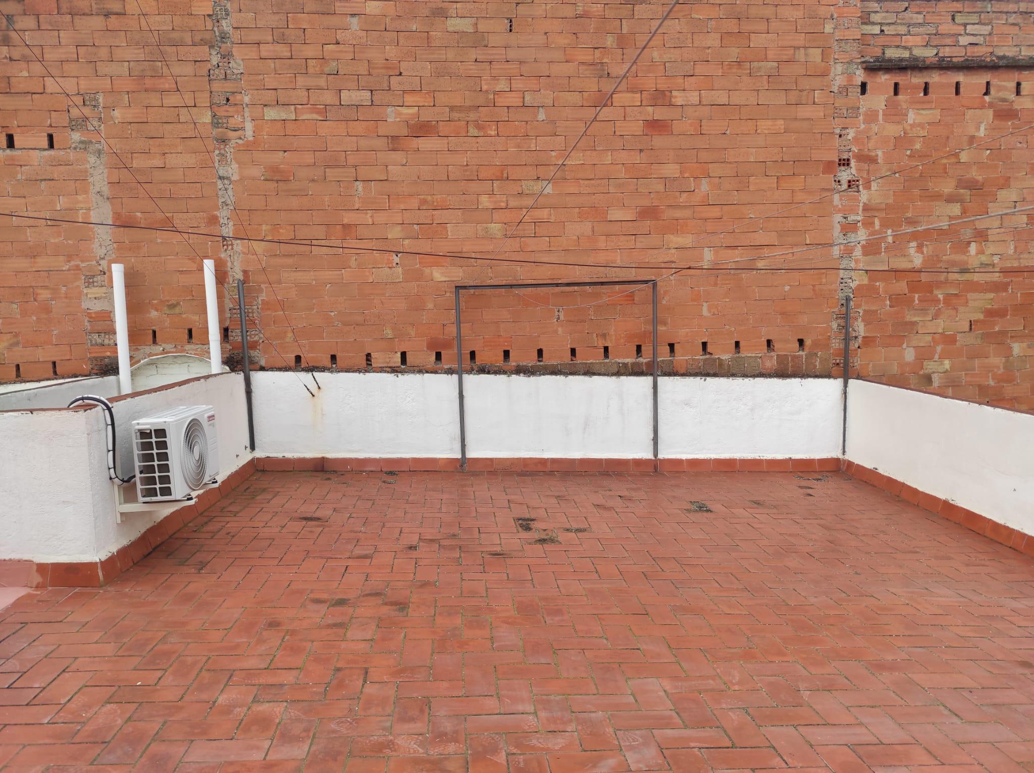 Imagen 28 Piso en venta en Barcelona / Cerca metro Lesseos y junto carrer Gran De Gracia  