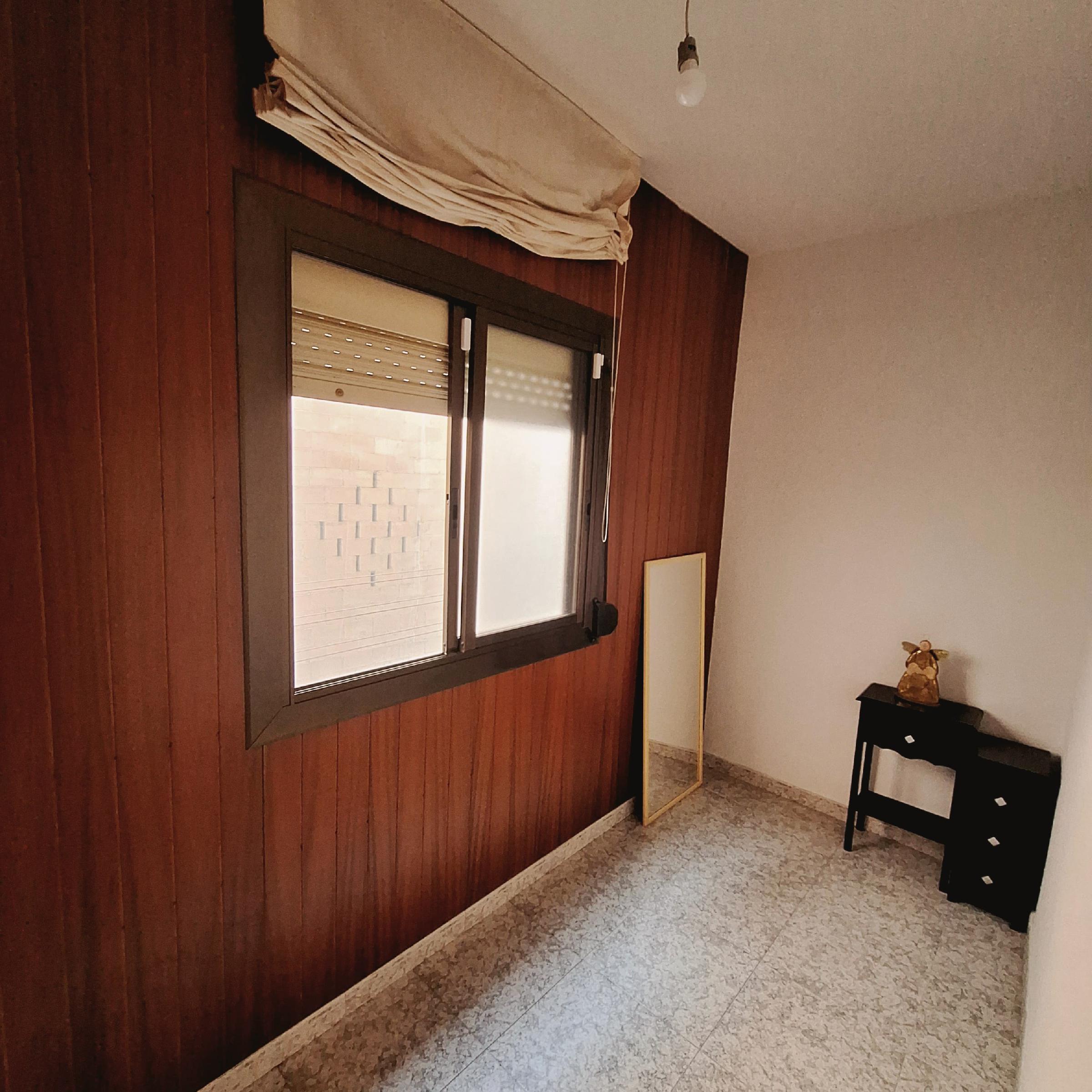 Imagen 37 Piso en venta en Barcelona / Cerca metro Lesseos y junto carrer Gran De Gracia  