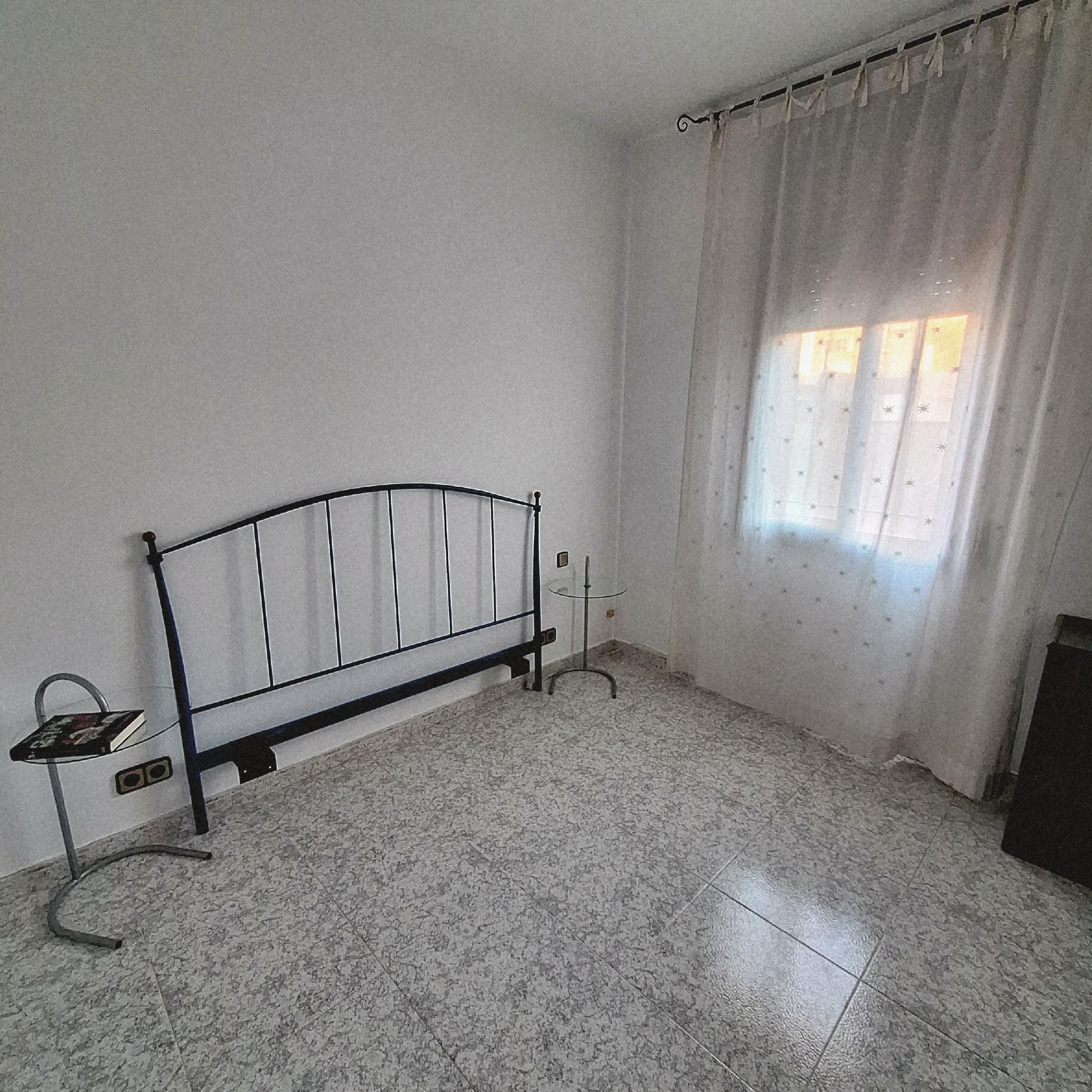 Imagen 18 Piso en venta en Barcelona / Cerca metro Lesseos y junto carrer Gran De Gracia  