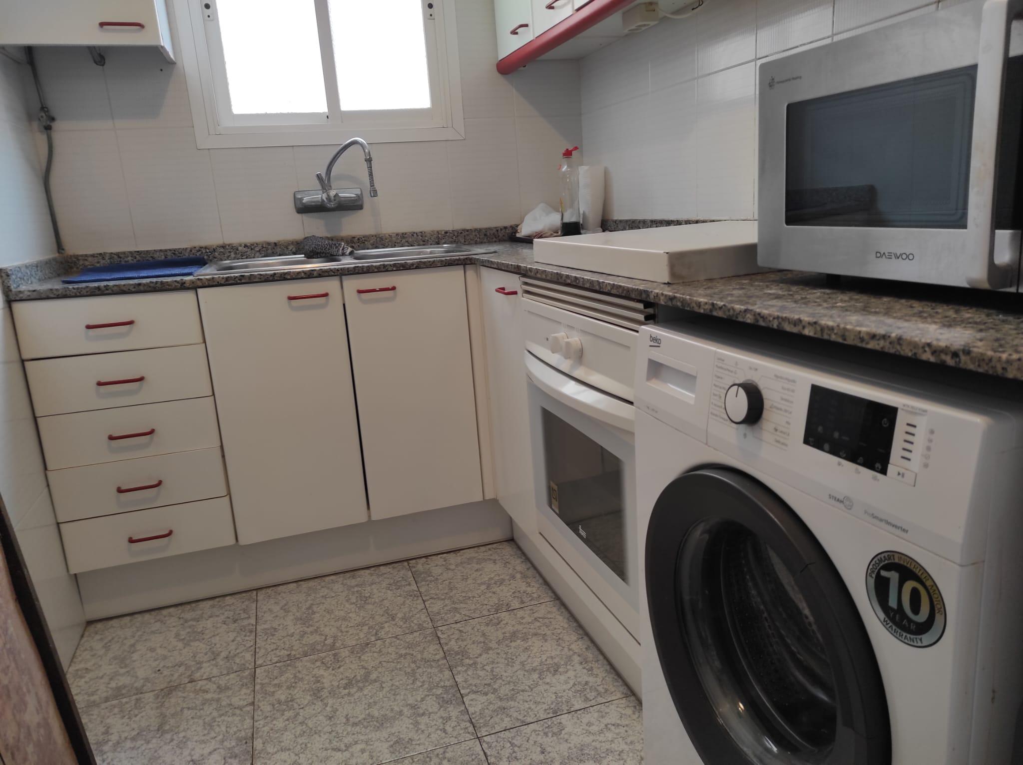 Imagen 2 Piso en venta en Barcelona / Cerca metro Lesseos y junto carrer Gran De Gracia  