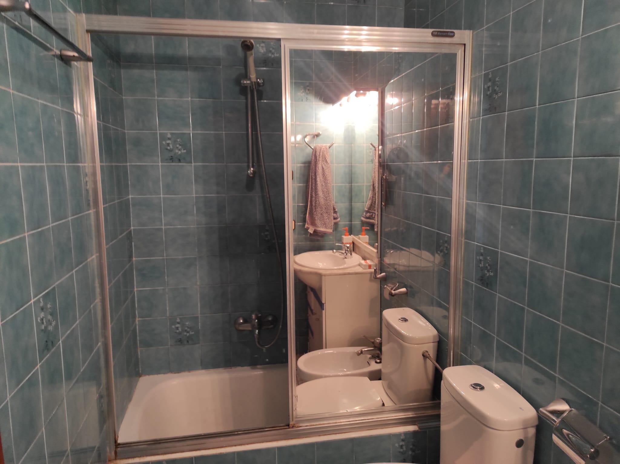 Imagen 27 Piso en venta en Barcelona / Cerca metro Lesseos y junto carrer Gran De Gracia  