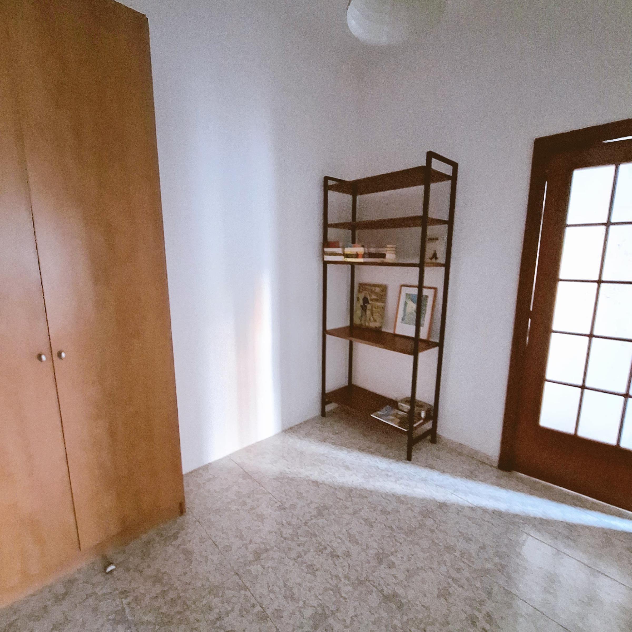 Imagen 32 Piso en venta en Barcelona / Cerca metro Lesseos y junto carrer Gran De Gracia  