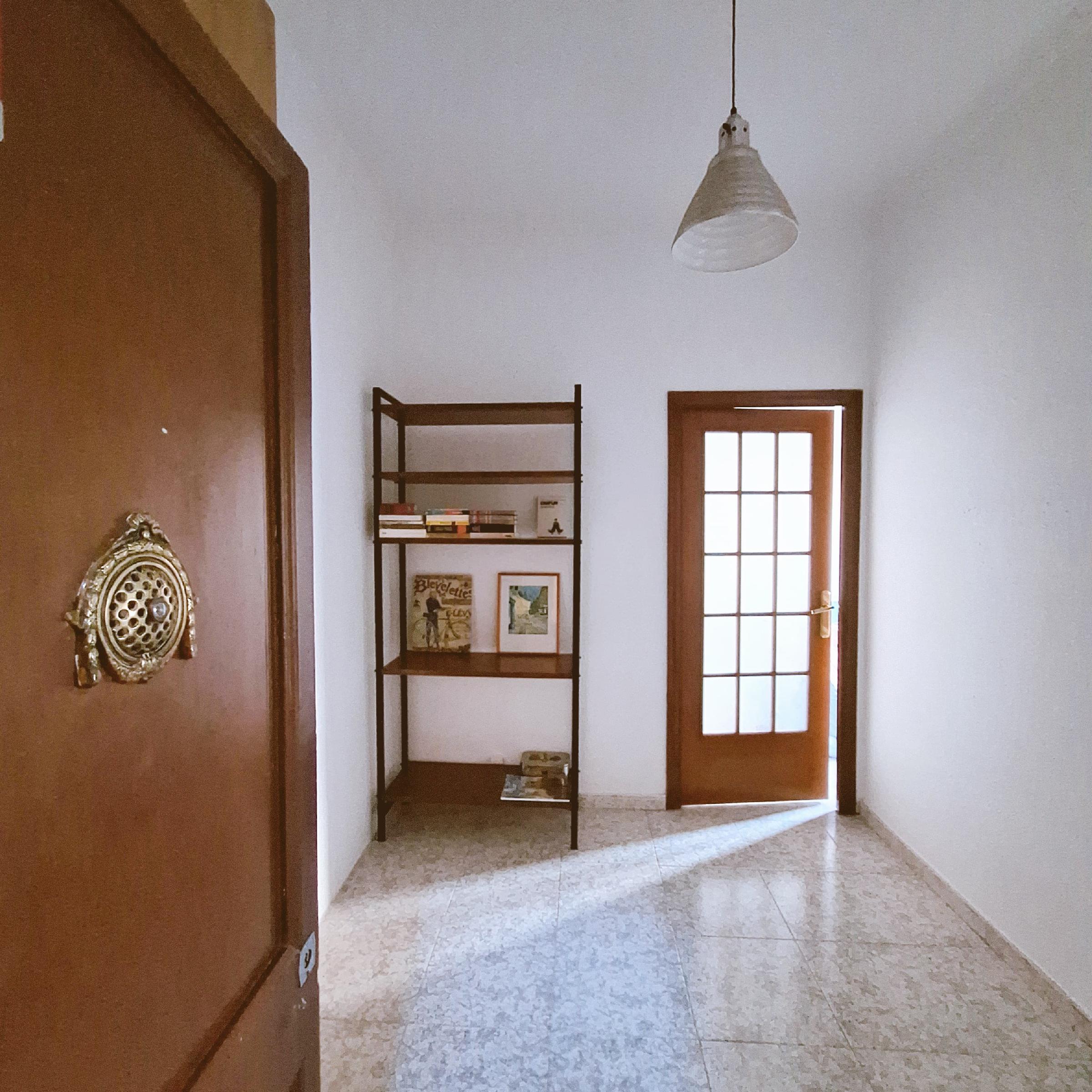 Imagen 30 Piso en venta en Barcelona / Cerca metro Lesseos y junto carrer Gran De Gracia  