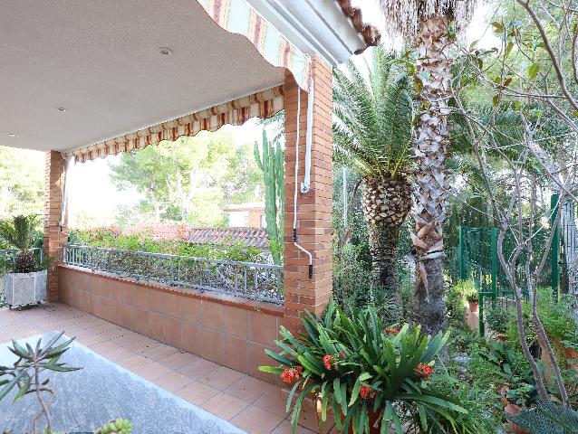 Imagen 12 Inmueble 298400 - Casa Aislada en venta en Calafell / Plaça Espanya. escola d´educacio infantil M.J.Verdaguer