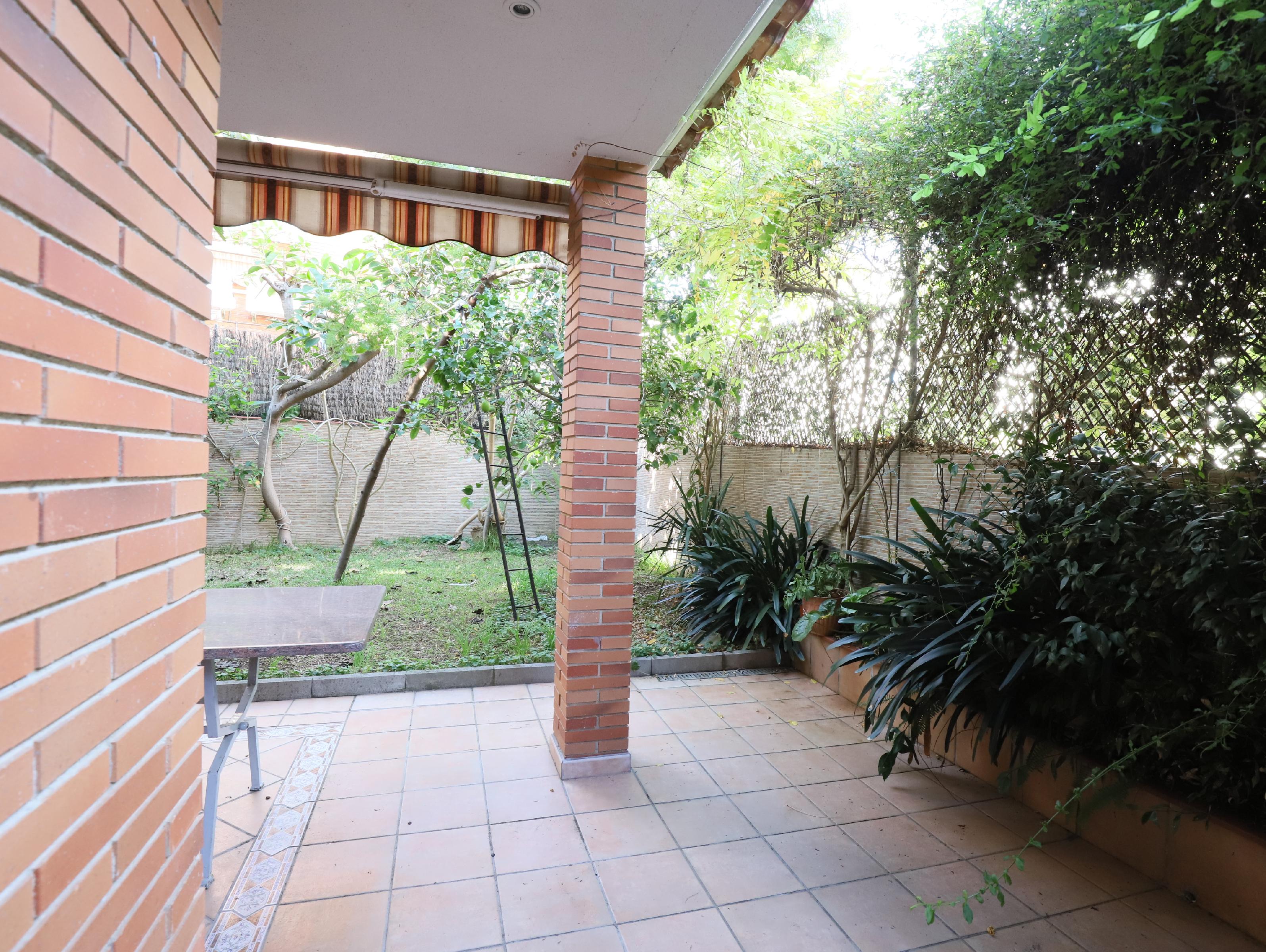 Imagen 19 Casa Aislada en venta en Calafell / Plaça Espanya. escola d´educacio infantil M.J.Verdaguer