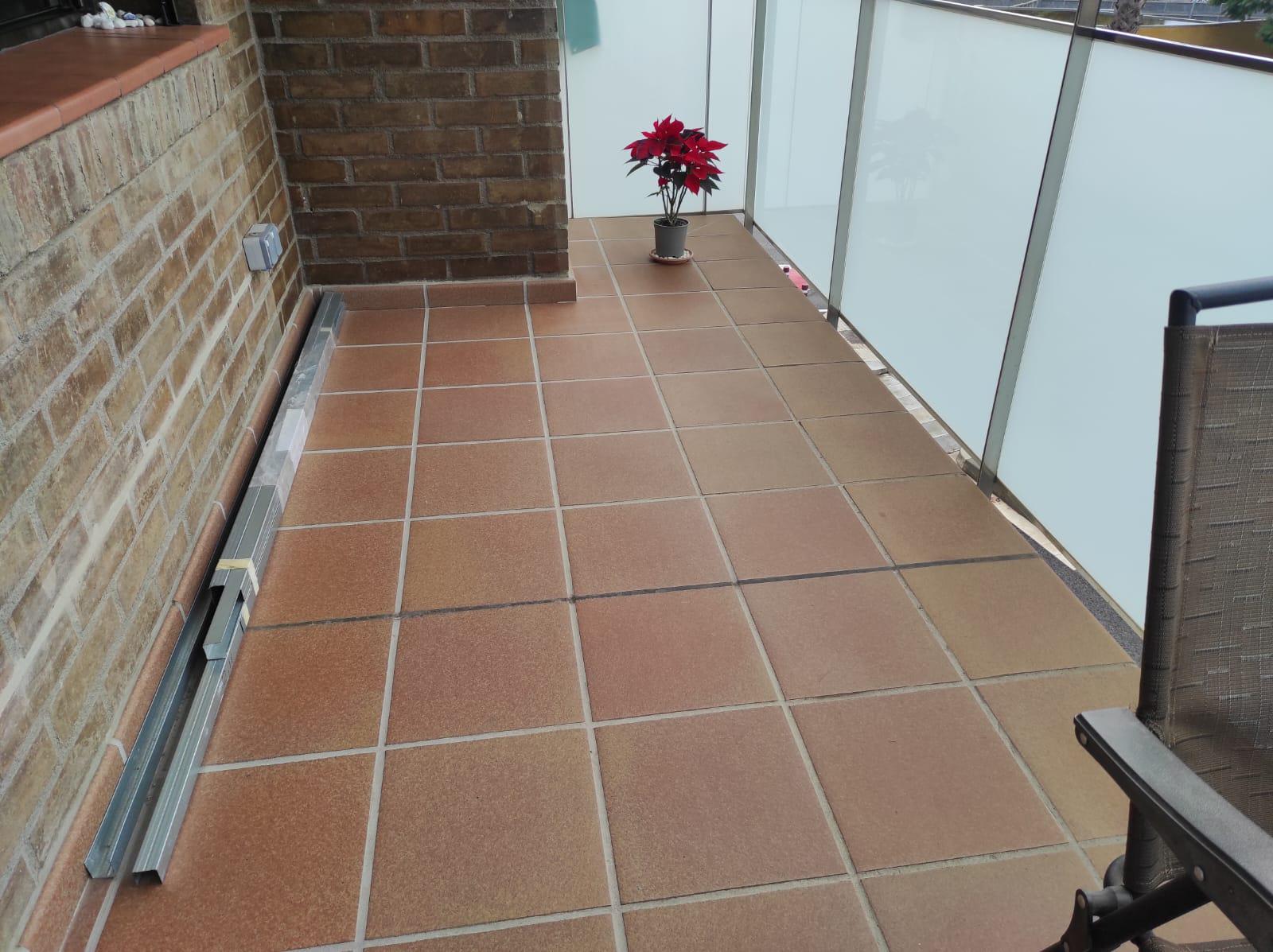 Imagen 1 Piso en venta en Esplugues De Llobregat / Can Clota frente parque de la Solidaritat