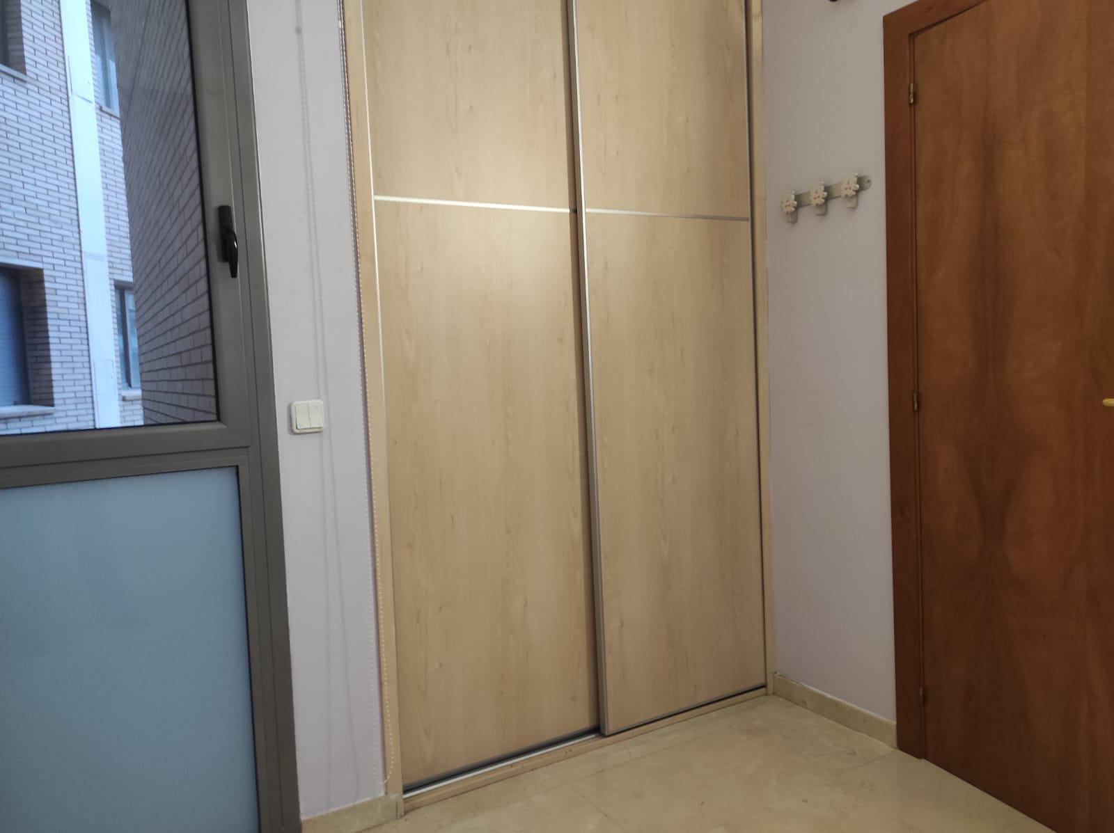 Imagen 38 Piso en venta en Esplugues De Llobregat / Avda Cornella, edificio donde esta el Caprabo