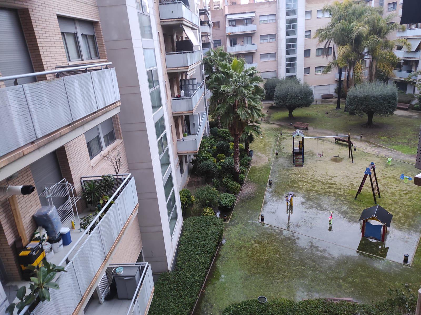 Imagen 27 Piso en venta en Esplugues De Llobregat / Avda Cornella, edificio donde esta el Caprabo