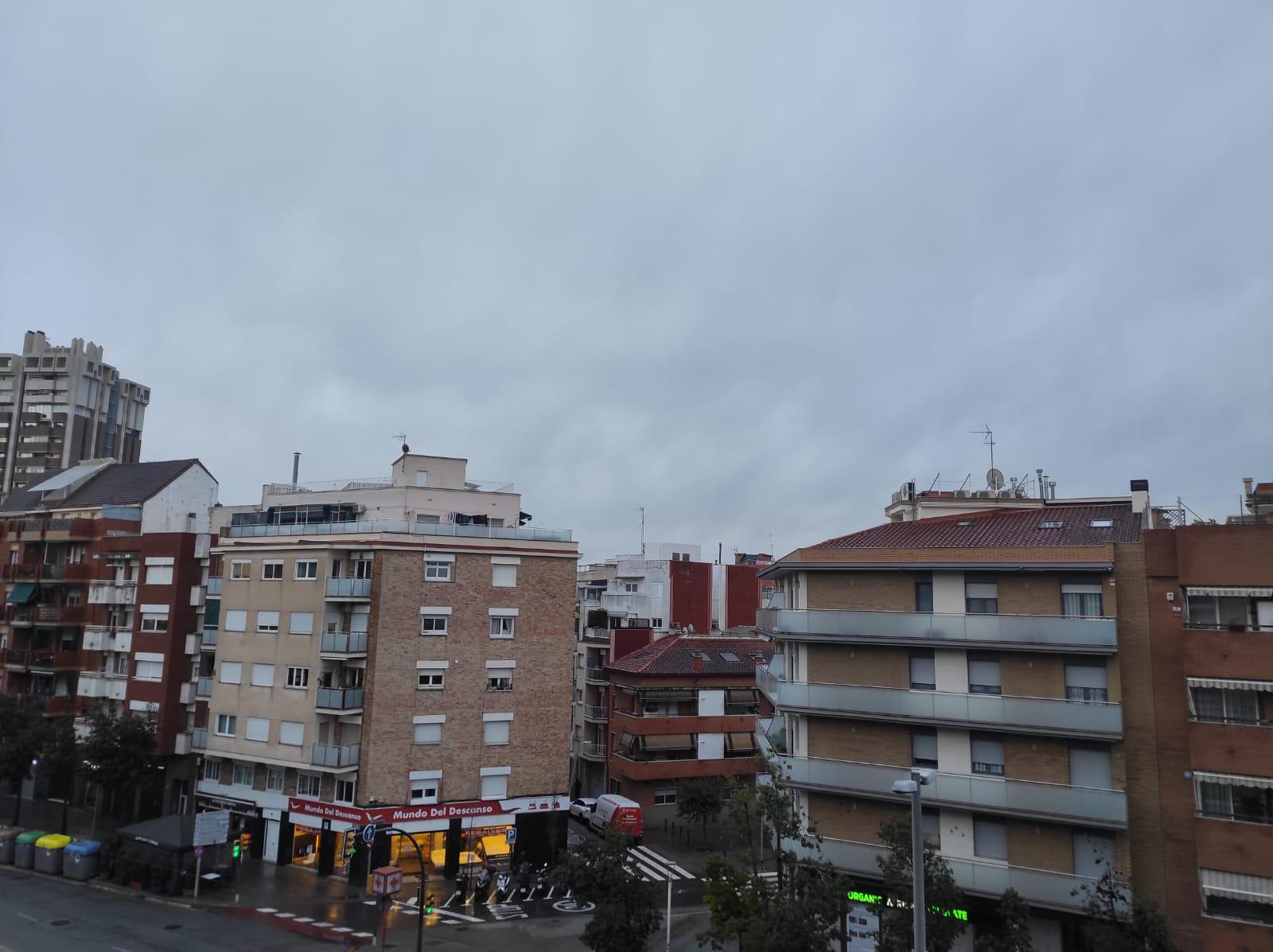 Imagen 17 Piso en venta en Esplugues De Llobregat / Avda Cornella, edificio donde esta el Caprabo