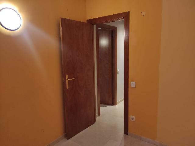 Imagen 30 Inmueble 299951 - Piso en venta en Esplugues De Llobregat / Avda Cornella, edificio donde esta el Caprabo