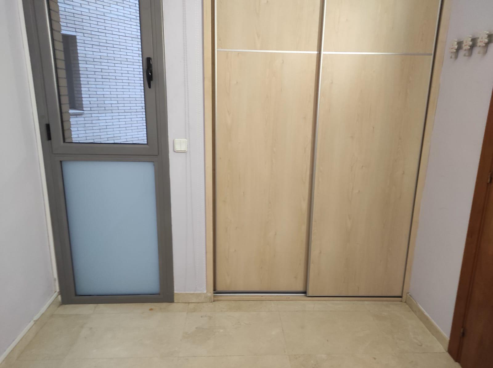 Imagen 39 Piso en venta en Esplugues De Llobregat / Avda Cornella, edificio donde esta el Caprabo