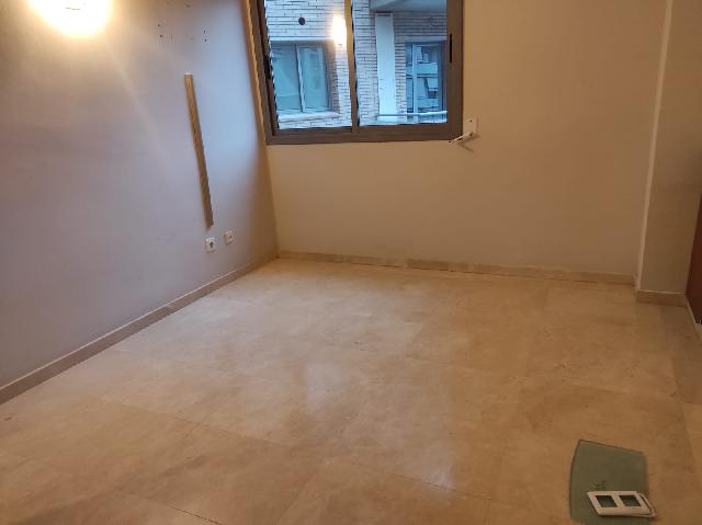 Imagen 19 Inmueble 299951 - Piso en venta en Esplugues De Llobregat / Avda Cornella, edificio donde esta el Caprabo