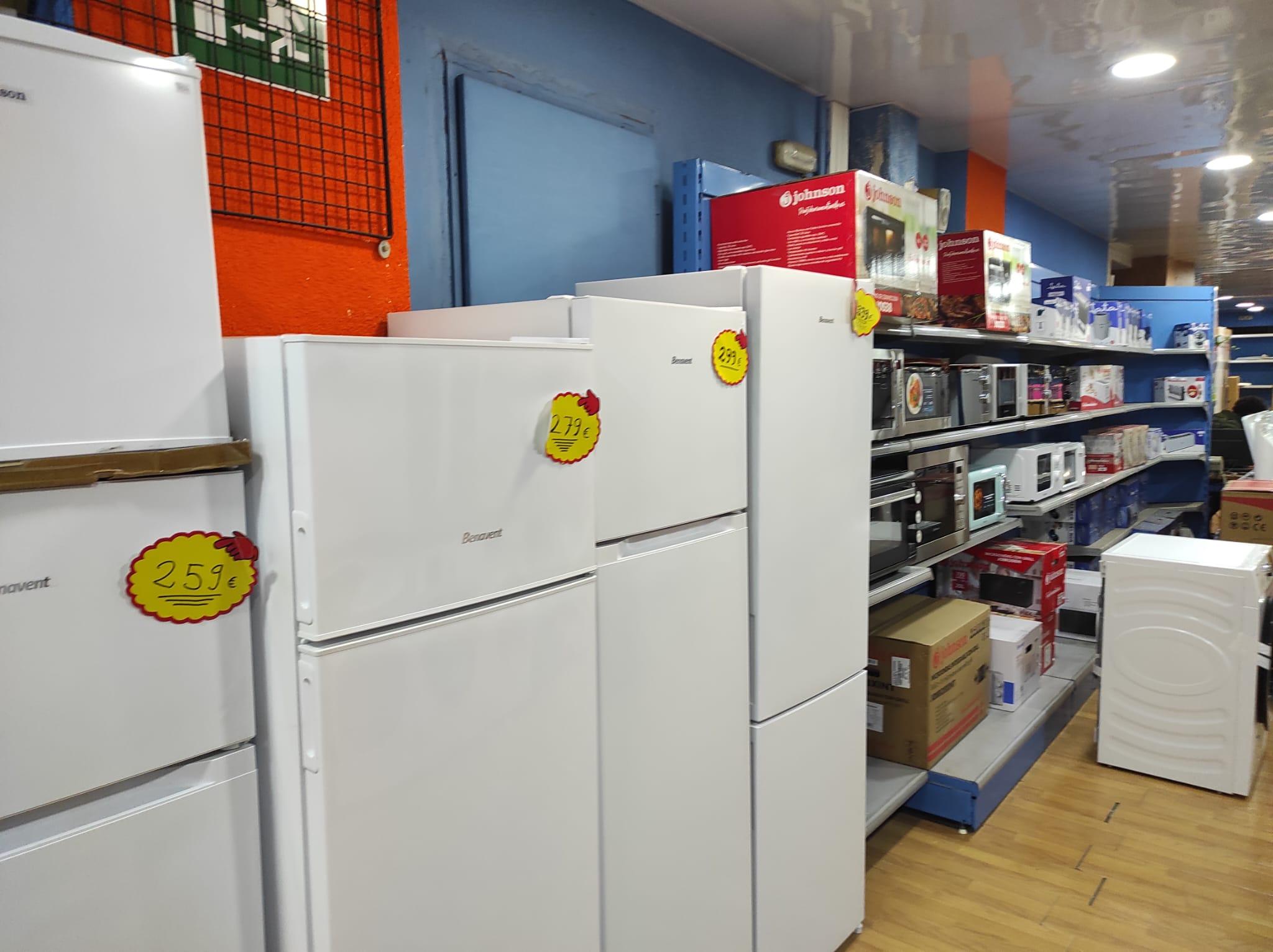 Imagen 2 Local Comercial en venta en Esplugues De Llobregat / Cerca Bonarea y Robert Brillas