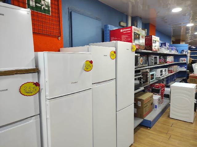 Imagen 2 Inmueble 300190 - Local Comercial en venta en Esplugues De Llobregat / Cerca Bonarea y Robert Brillas