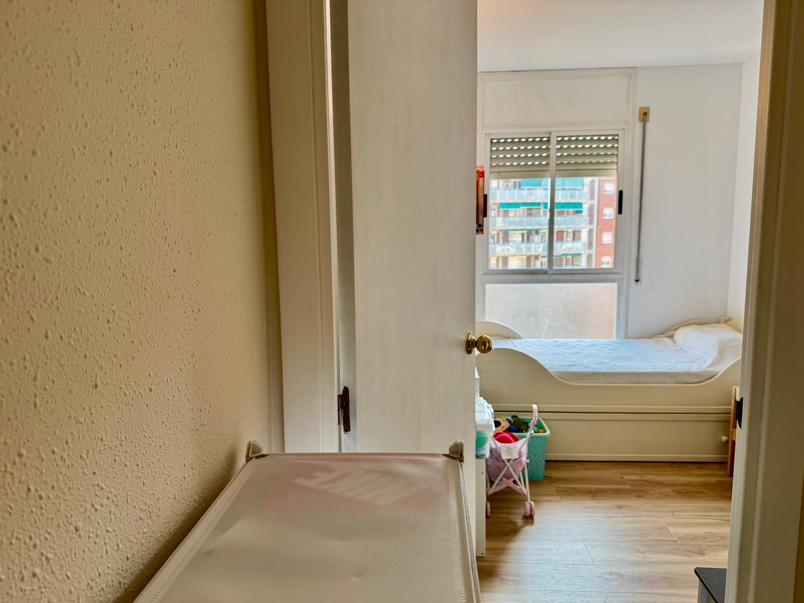 Imagen 25 Piso en venta en Esplugues De Llobregat / Can Cervera, plaza de Anna Frank,  parque Can Buxeres