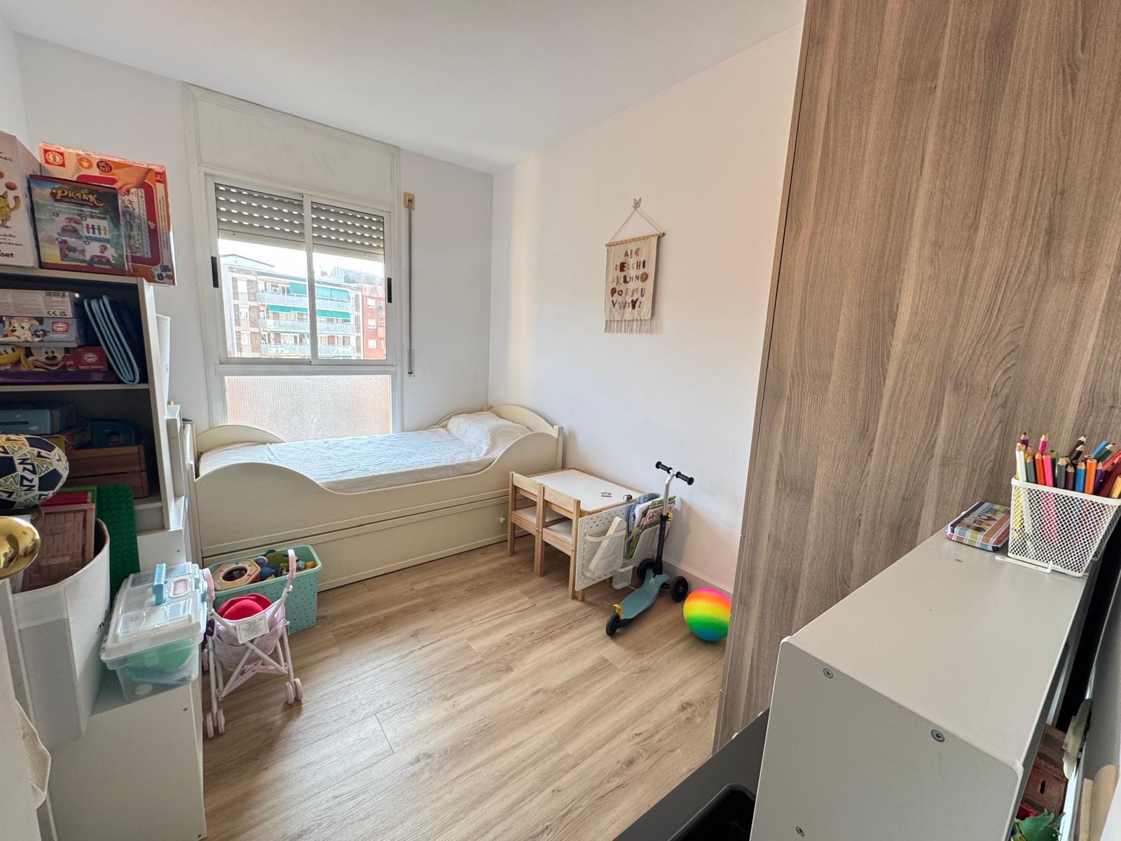 Imagen 22 Piso en venta en Esplugues De Llobregat / Can Cervera, plaza de Anna Frank,  parque Can Buxeres