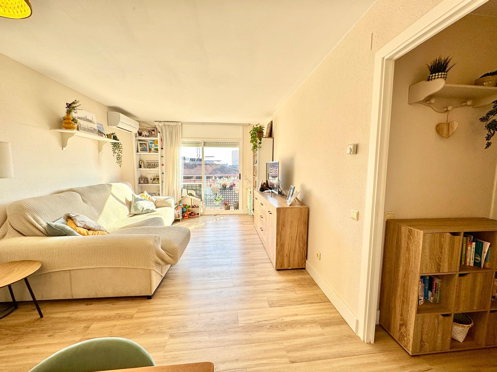 Imagen 12 Piso en venta en Esplugues De Llobregat / Can Cervera, plaza de Anna Frank,  parque Can Buxeres