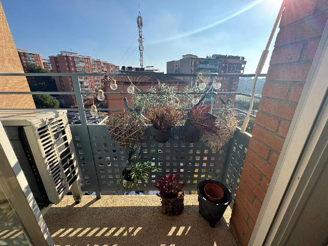 Imagen 2 Inmueble 300270 - Piso en venta en Esplugues De Llobregat / Can Cervera, plaza de Anna Frank,  parque Can Buxeres