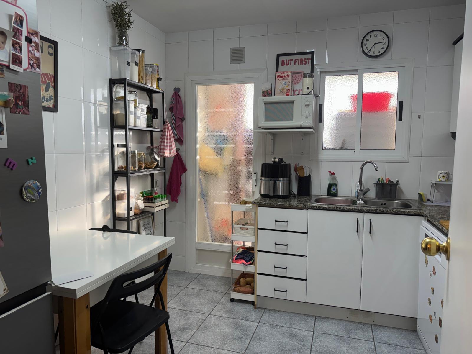 Imagen 15 Piso en venta en Esplugues De Llobregat / Can Cervera, plaza de Anna Frank,  parque Can Buxeres