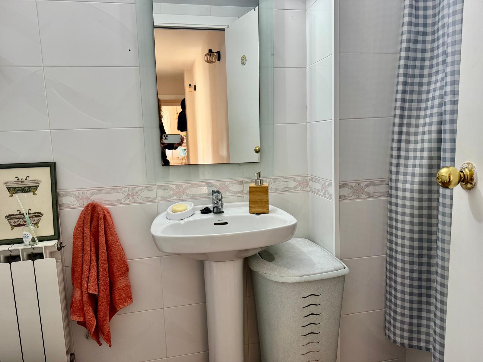 Imagen 31 Piso en venta en Esplugues De Llobregat / Can Cervera, plaza de Anna Frank,  parque Can Buxeres