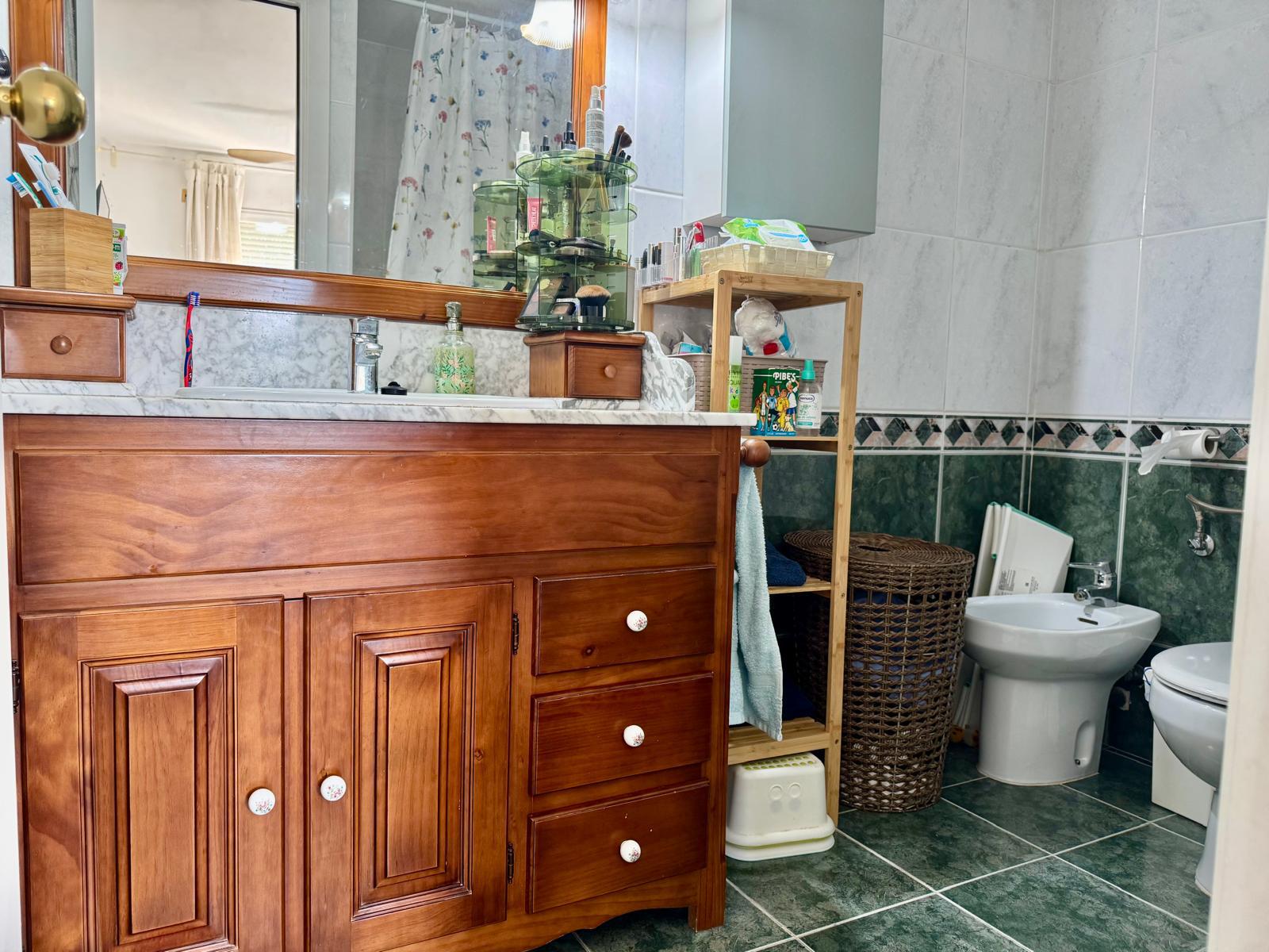 Imagen 21 Piso en venta en Esplugues De Llobregat / Can Cervera, plaza de Anna Frank,  parque Can Buxeres