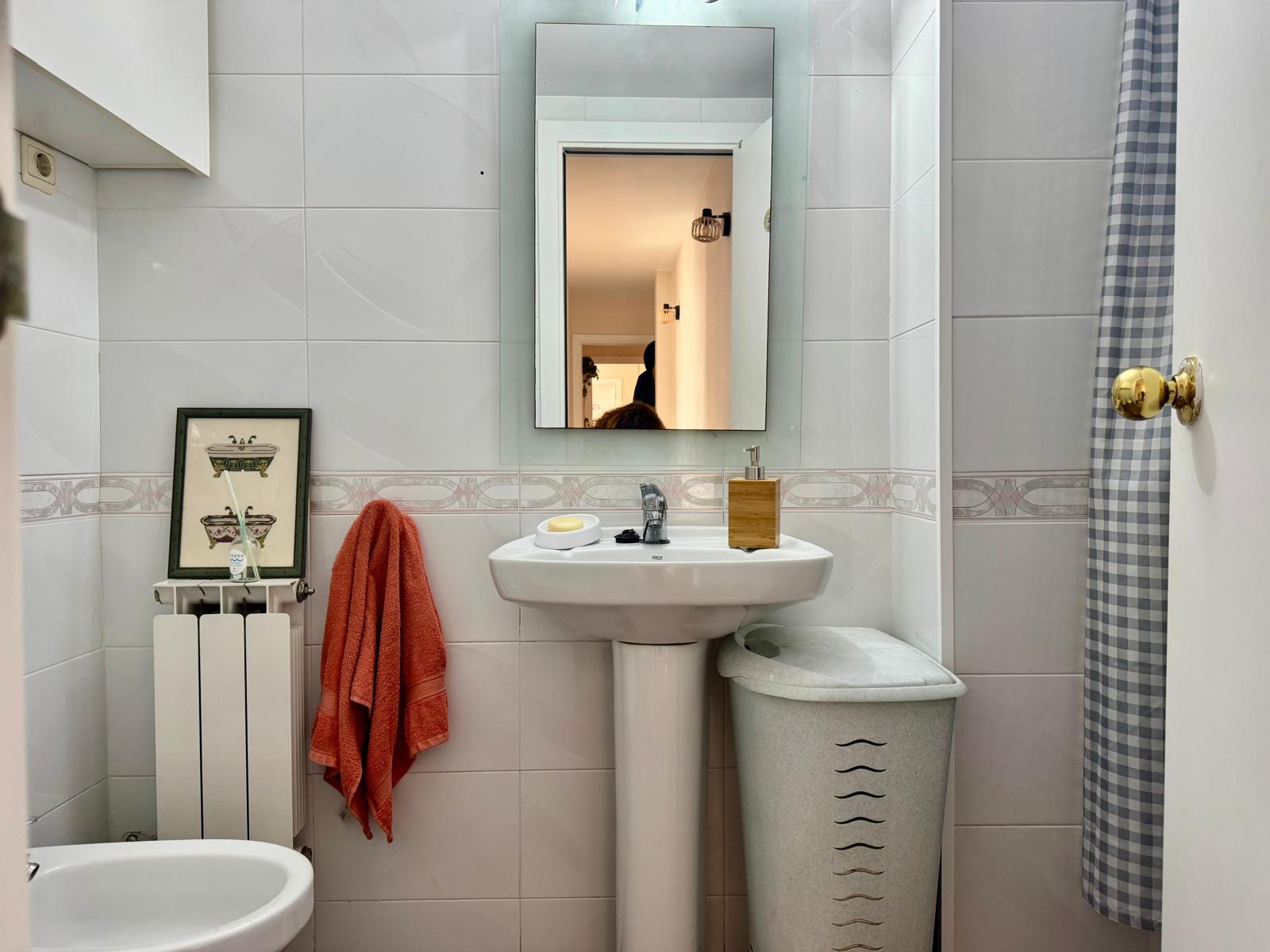 Imagen 32 Piso en venta en Esplugues De Llobregat / Can Cervera, plaza de Anna Frank,  parque Can Buxeres