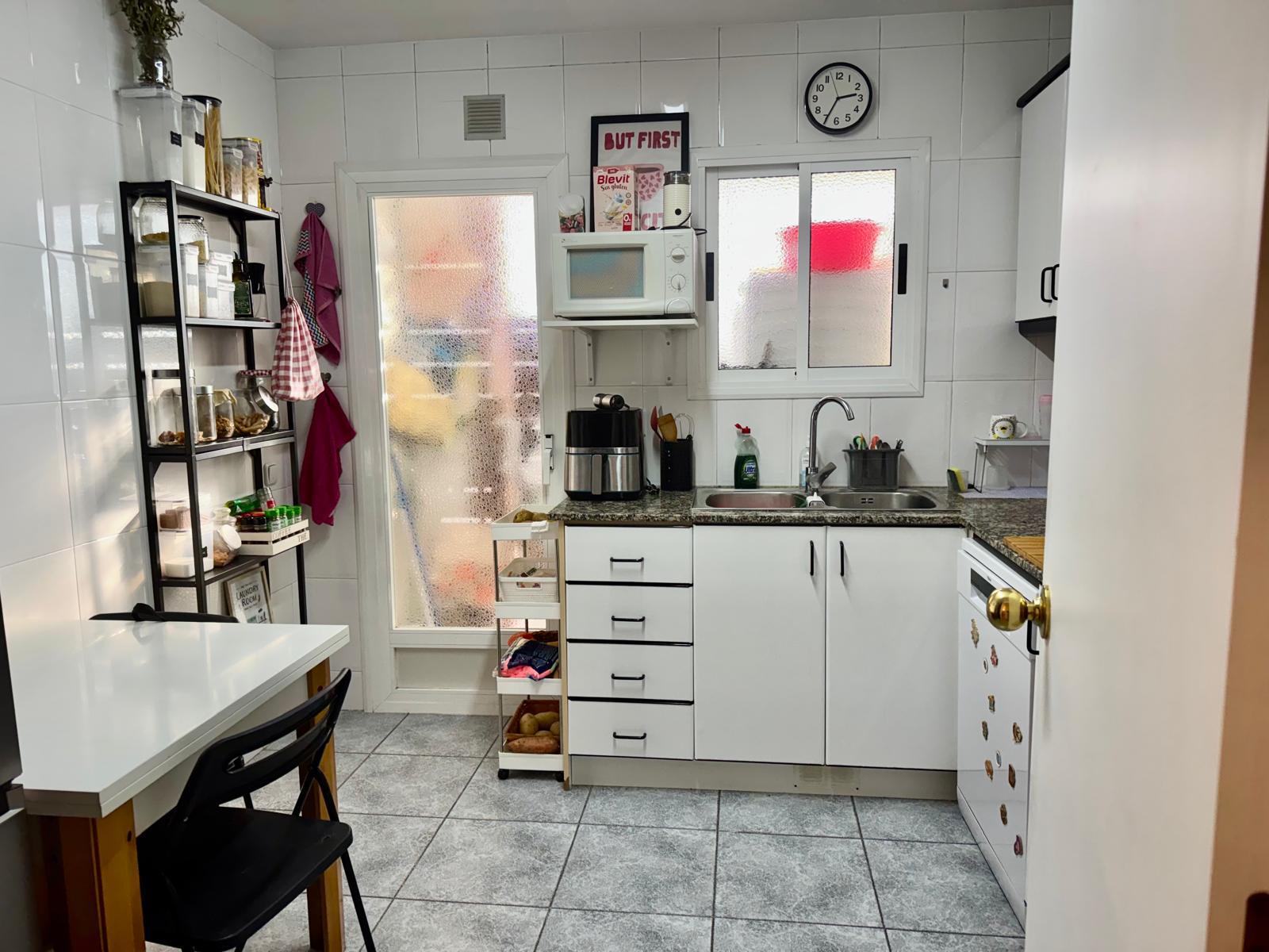 Imagen 3 Piso en venta en Esplugues De Llobregat / Can Cervera, plaza de Anna Frank,  parque Can Buxeres